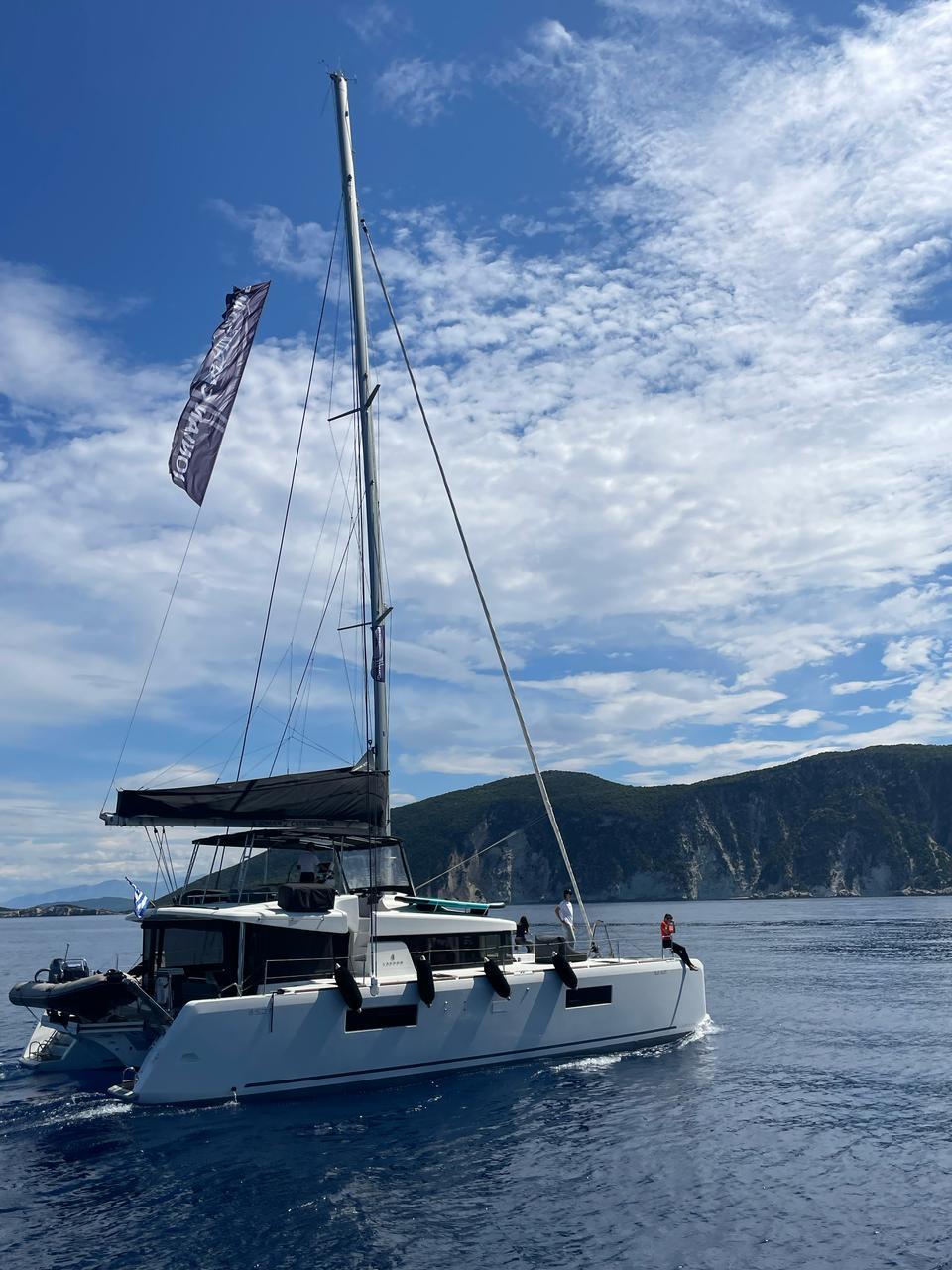 Lagoon 52 F - 6 + 2 cab., picture 3