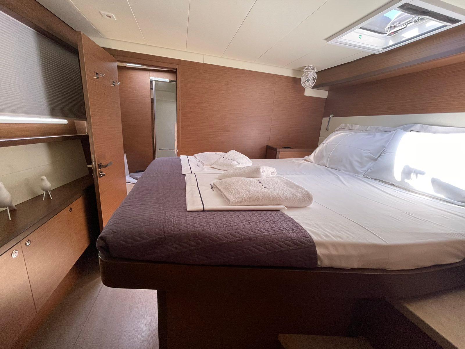 Lagoon 52 F - 6 + 2 cab., picture 16