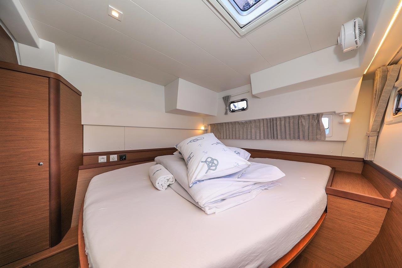 Lagoon 42 - 4 + 2 cab., picture 24
