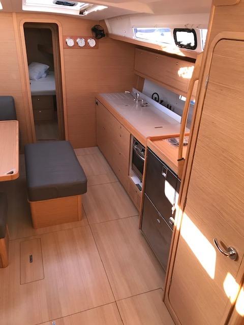 Dufour 460 GL, picture 5