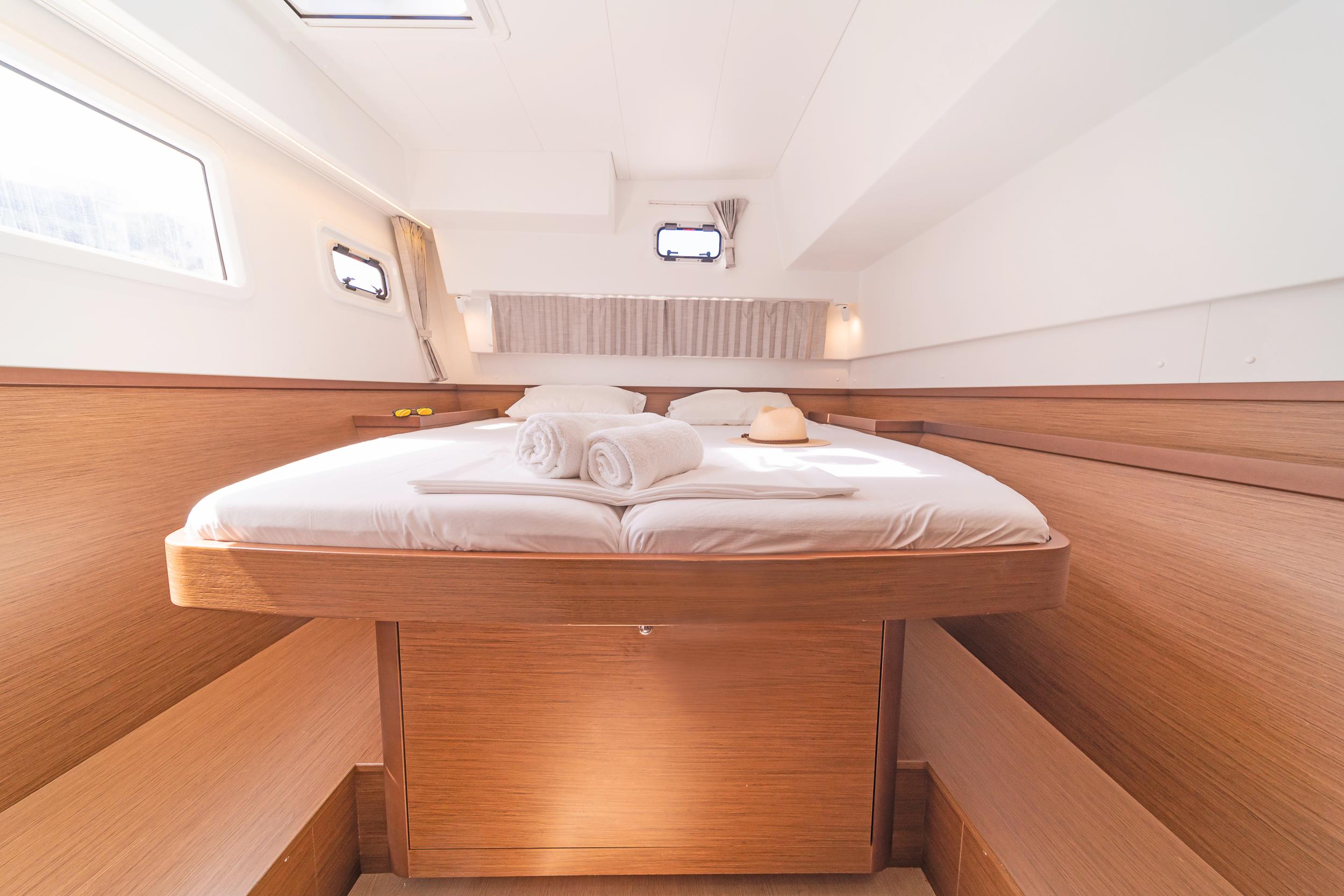 Lagoon 42 - 4 + 2 cab., picture 4