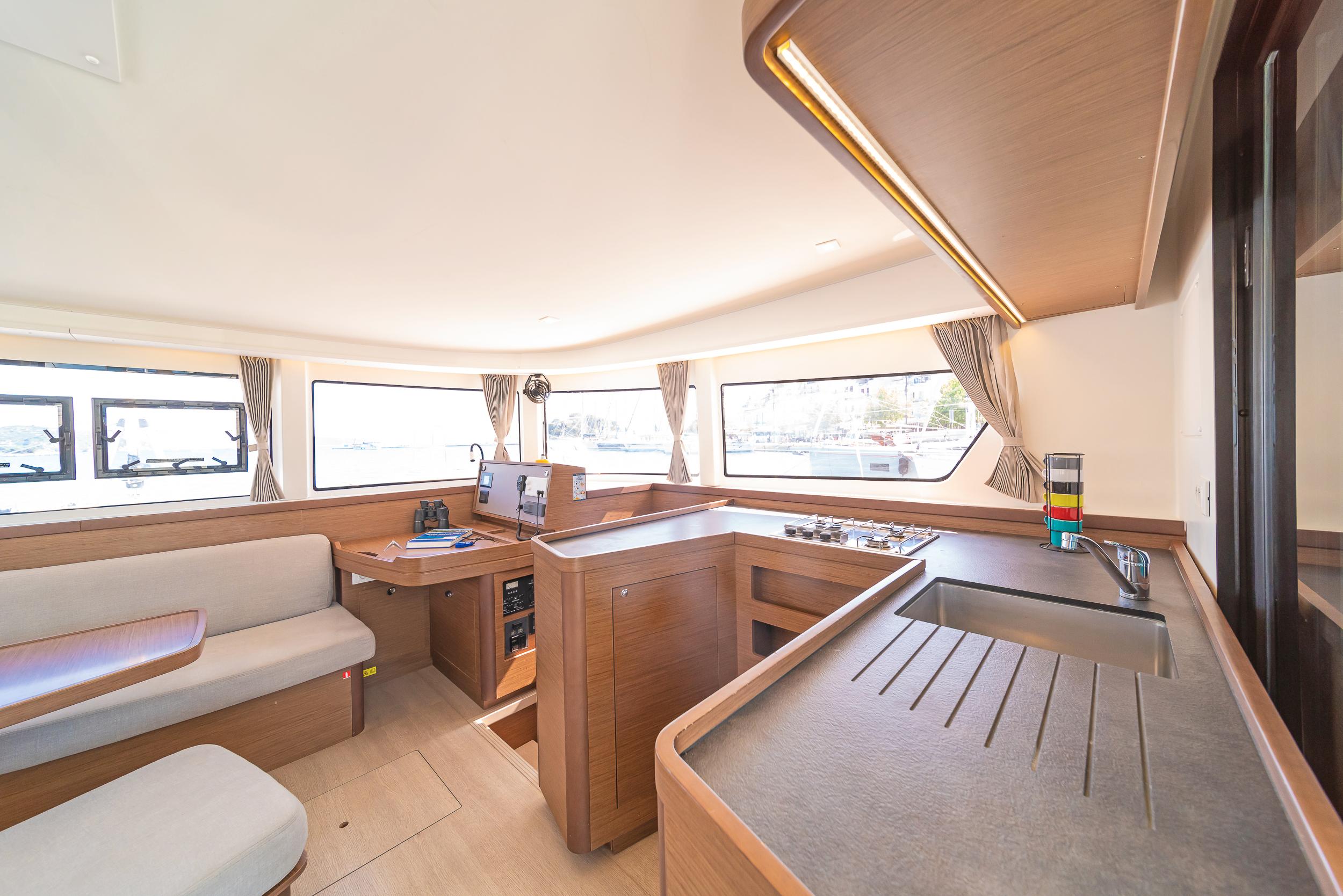 Lagoon 42 - 4 + 2 cab., picture 5