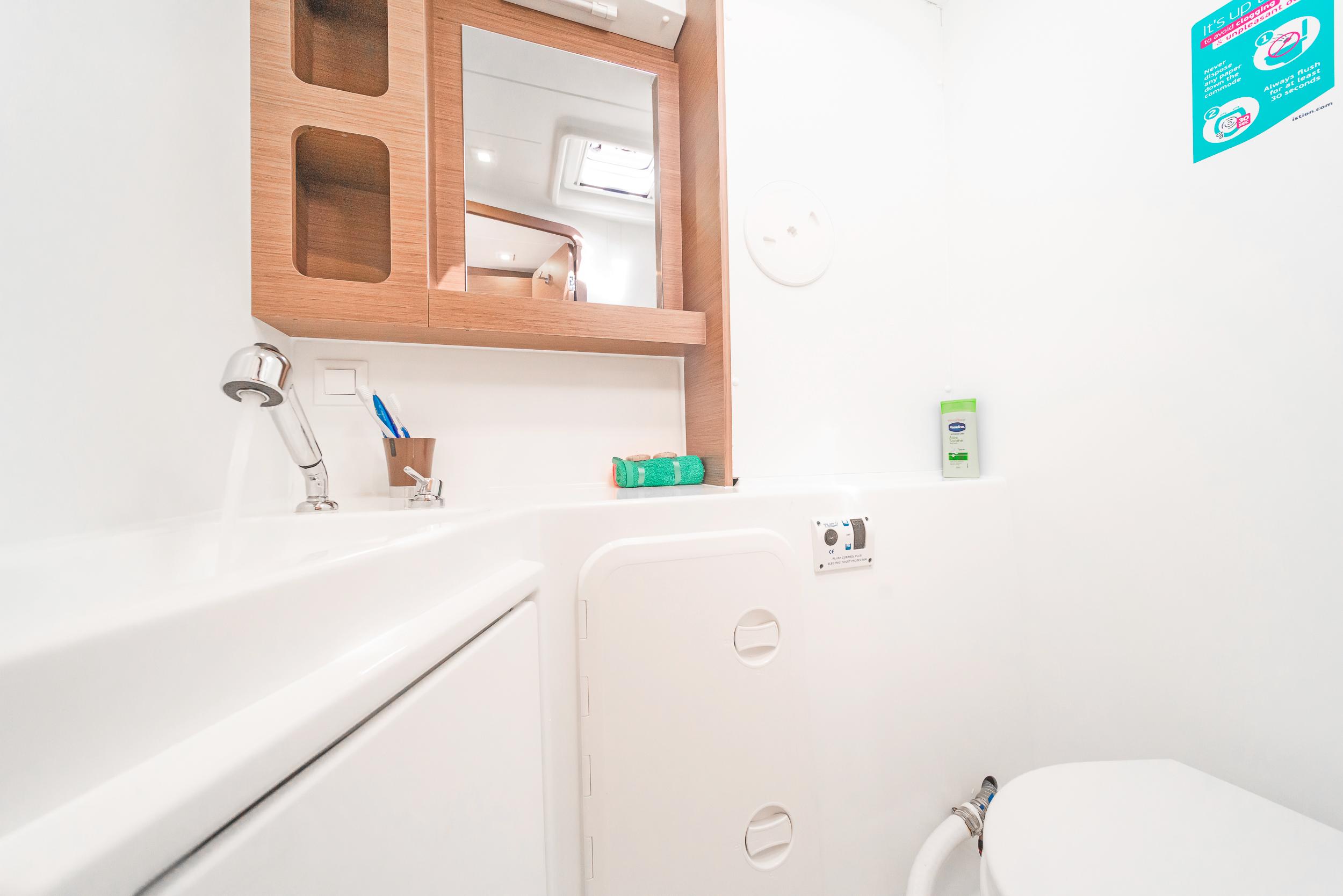 Lagoon 42 - 4 + 2 cab., picture 9