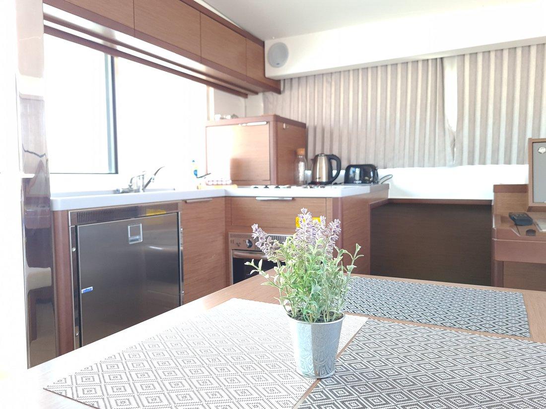 Lagoon 40 - 4 + 2 cab, picture 8