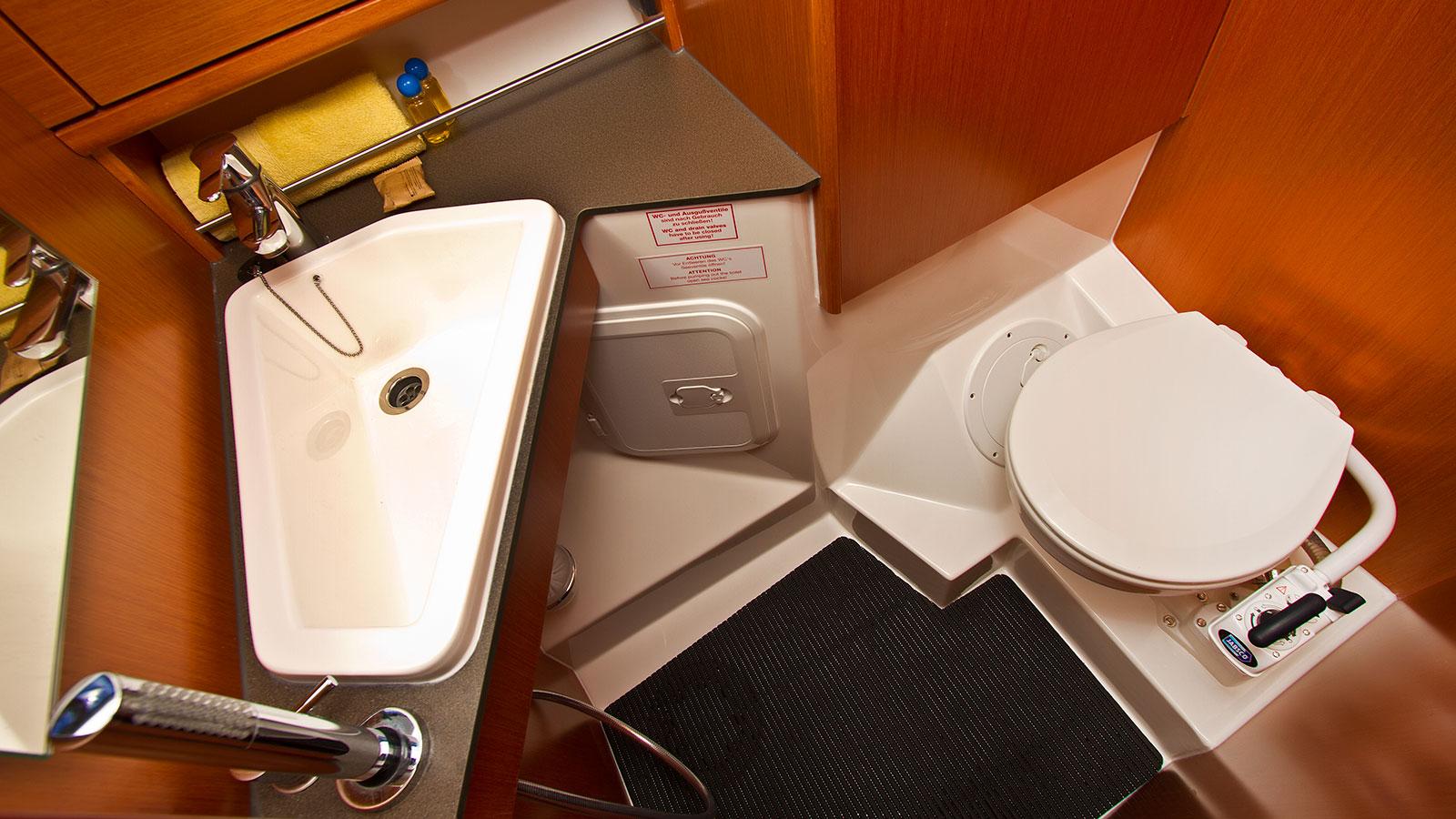 Bavaria Cruiser 34, picture 18