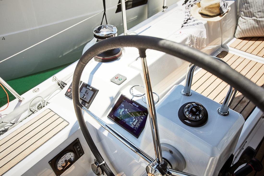 Oceanis 41.1, picture 5