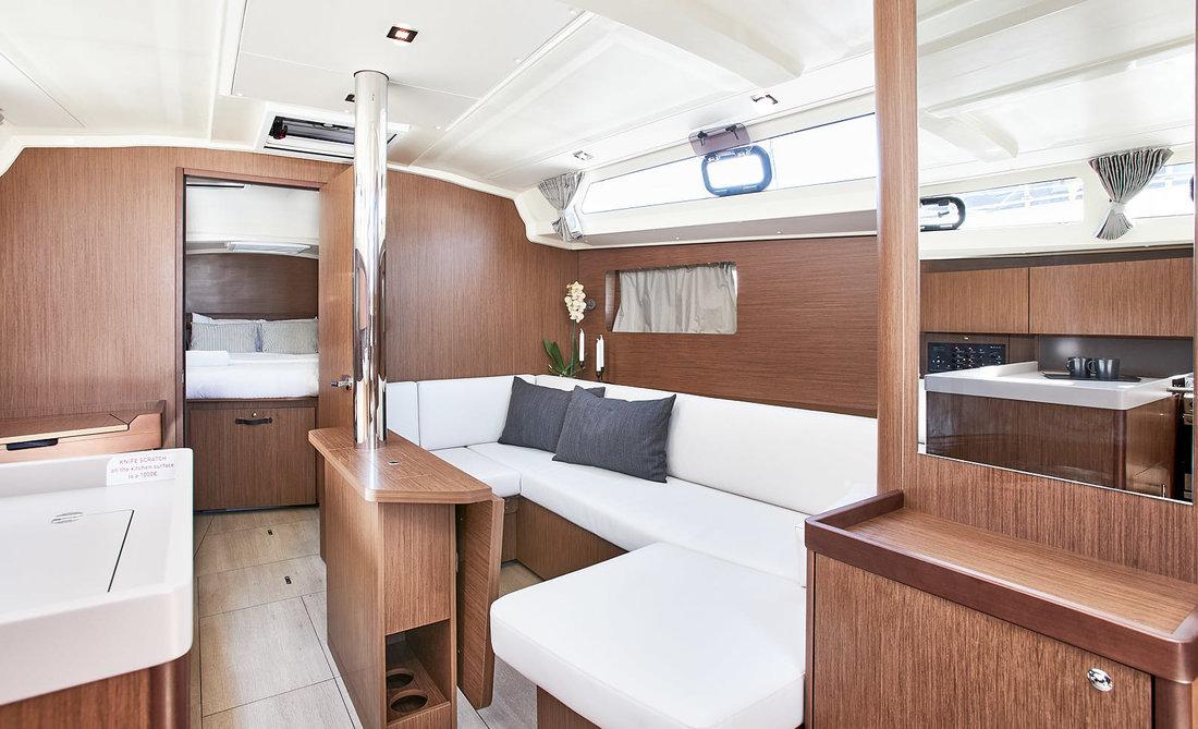 Oceanis 41.1, picture 8