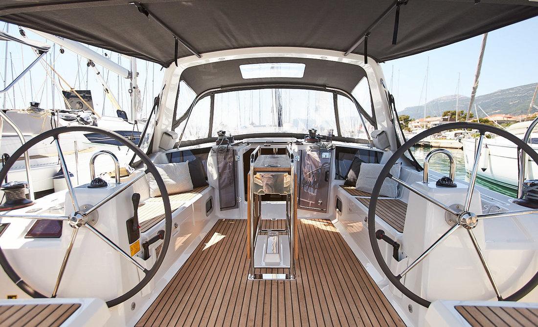 Oceanis 41.1, picture 4