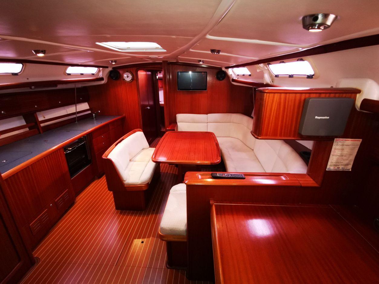 Bavaria 44, picture 3