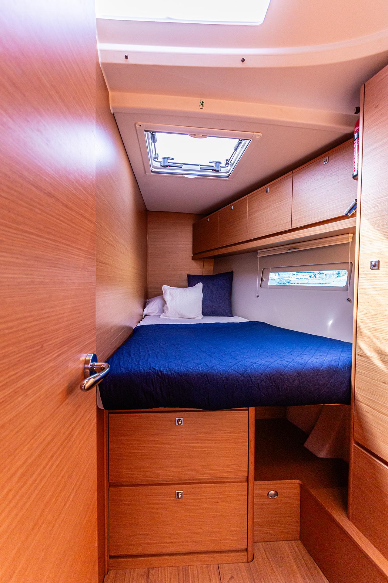 Dufour 520 GL, picture 9