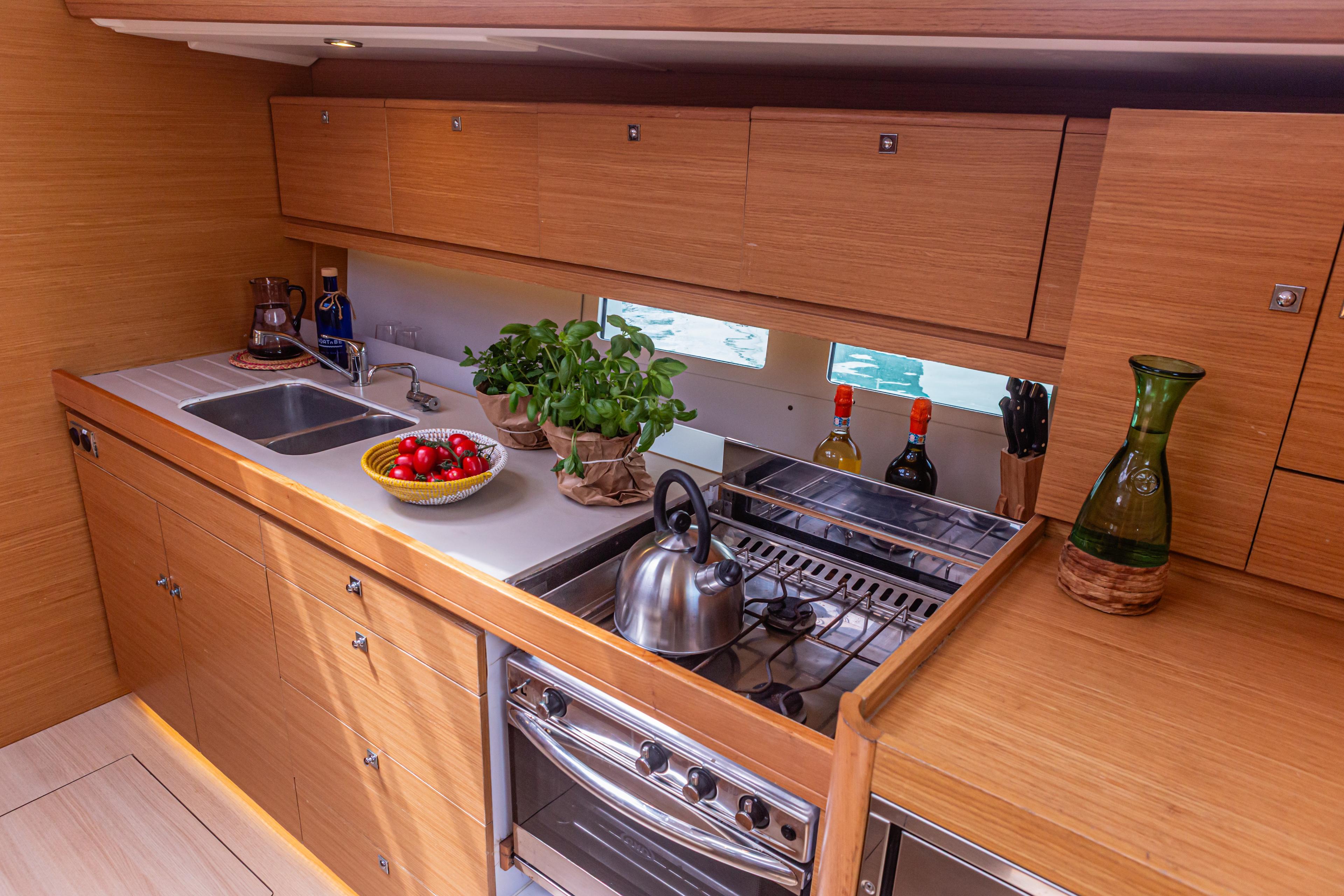 Dufour 460 GL, picture 5