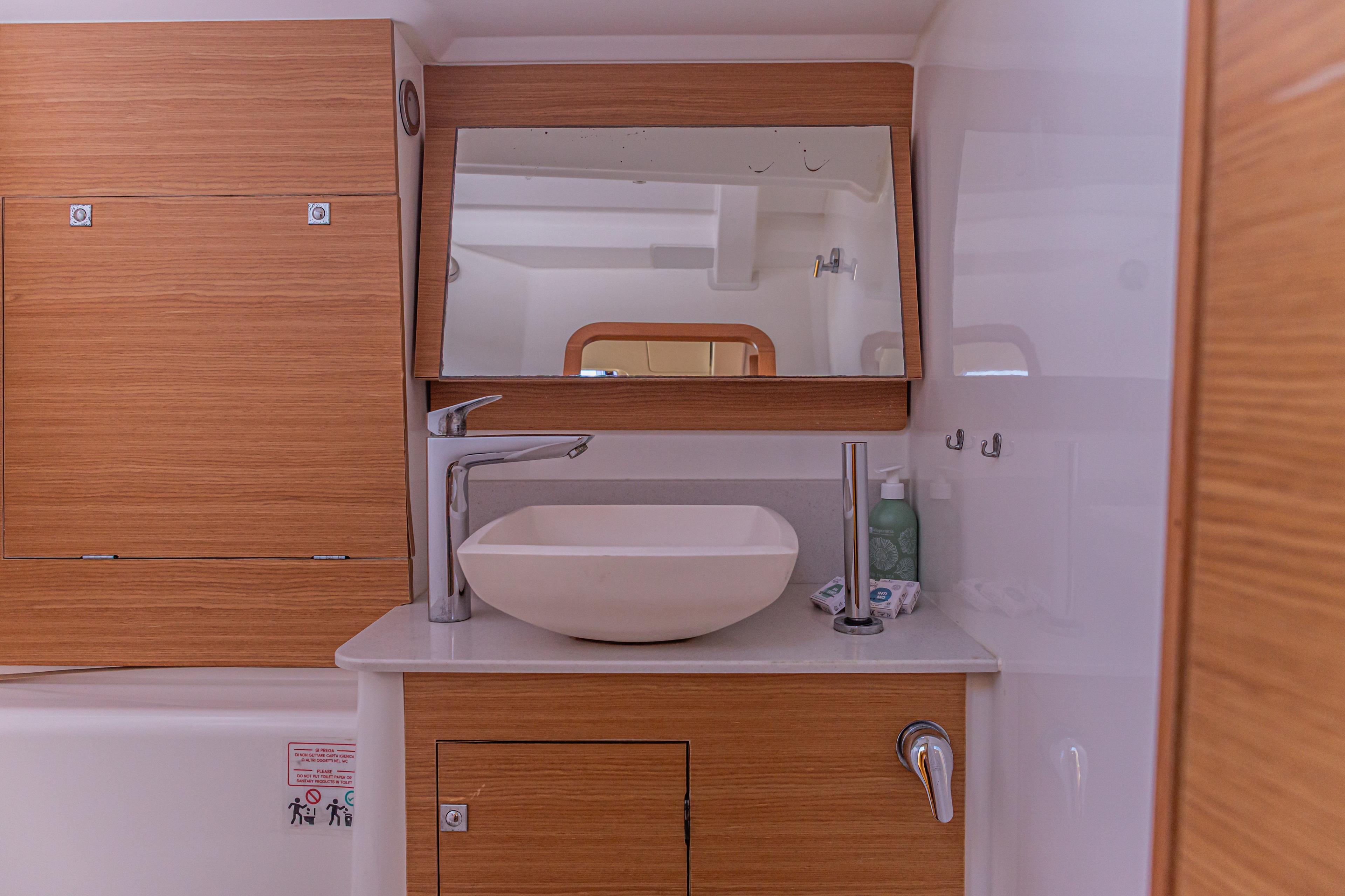 Dufour 460 GL, picture 7