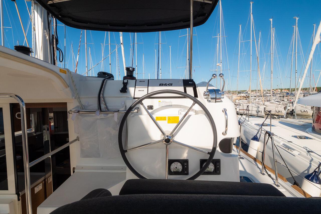 Lagoon 40 - 4 + 2 cab, picture 4