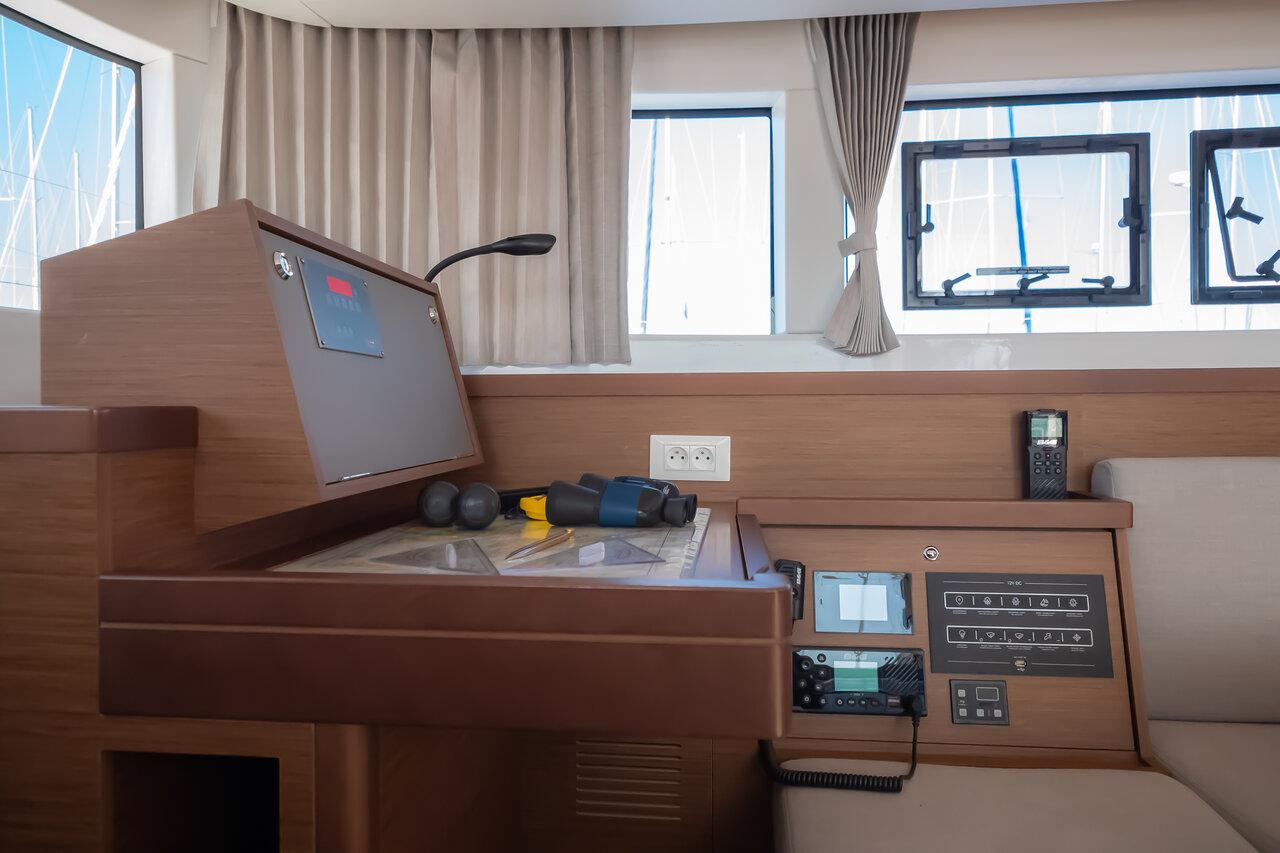 Lagoon 40 - 4 + 2 cab, picture 9