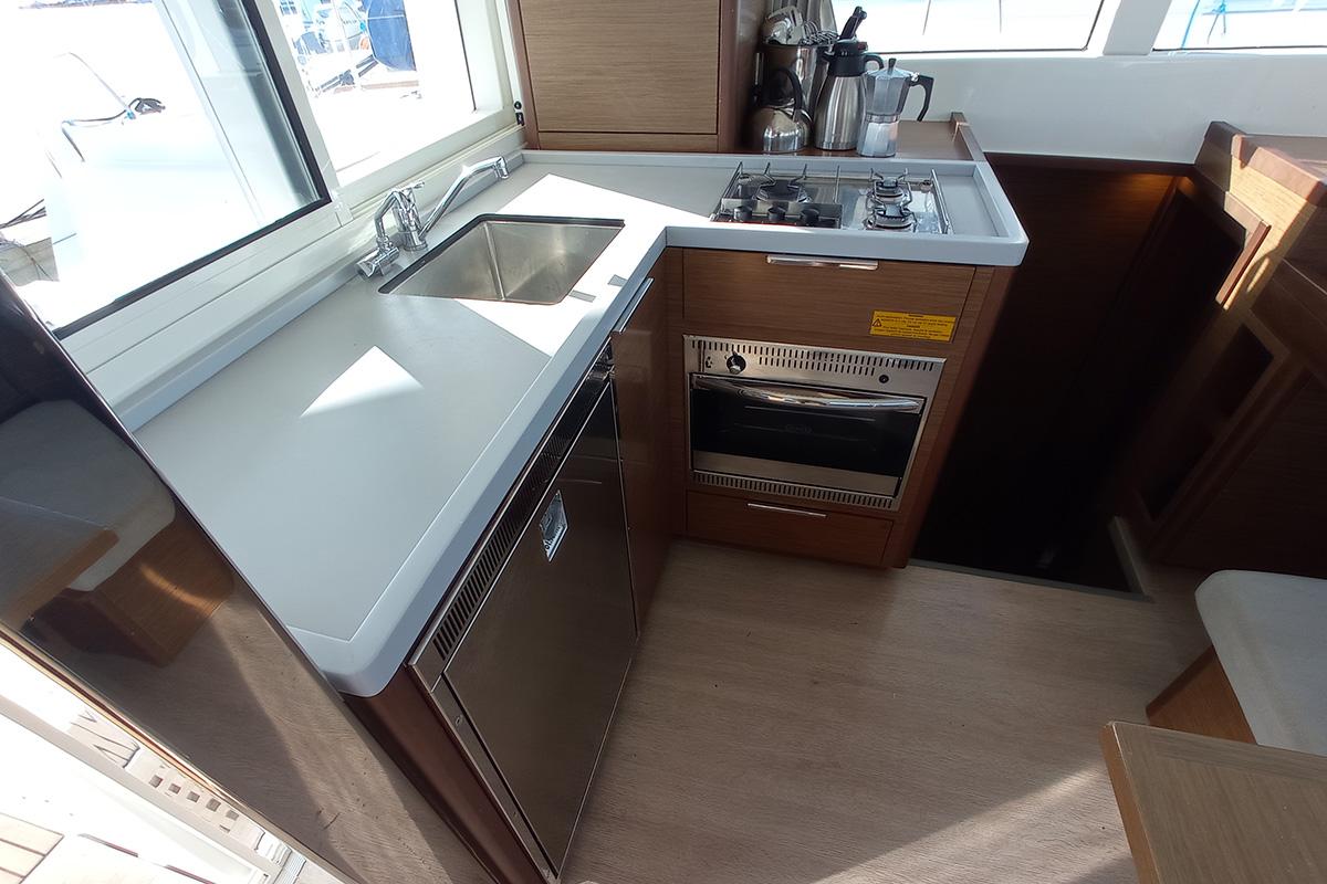 Lagoon 40 - 4 + 2 cab, picture 19