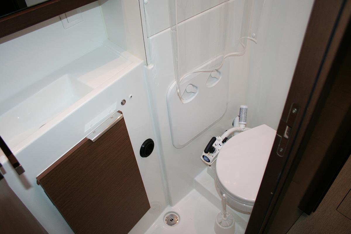 Lagoon 40 - 4 + 2 cab, picture 24