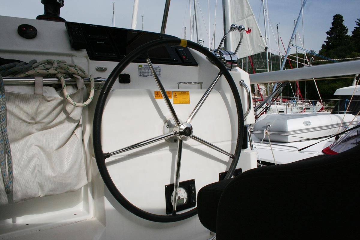 Lagoon 40 - 4 + 2 cab, picture 7