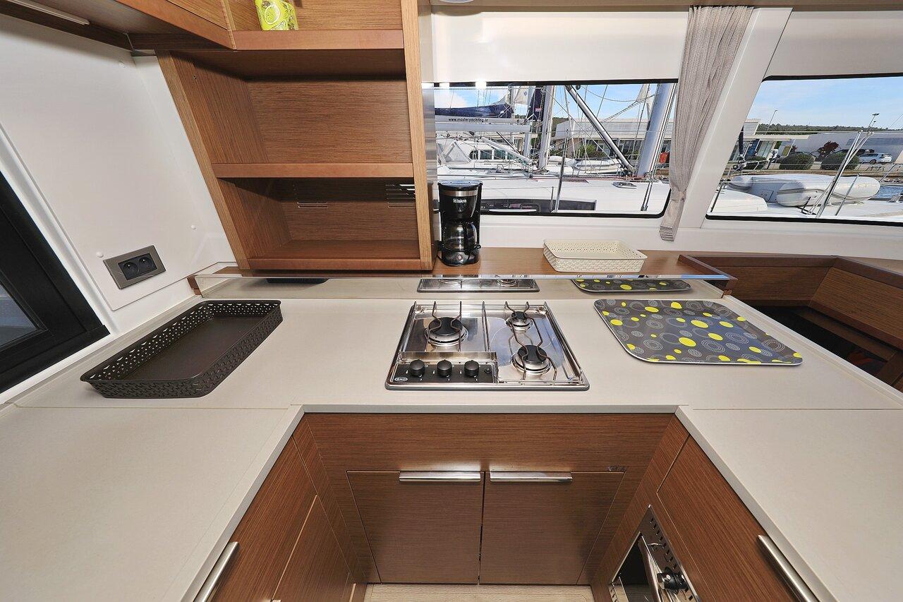 Lagoon 46 - 4 + 2 cab., picture 23