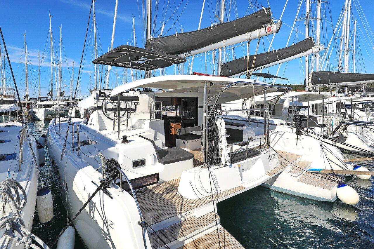 Lagoon 42 - 4 + 2 cab., picture 3