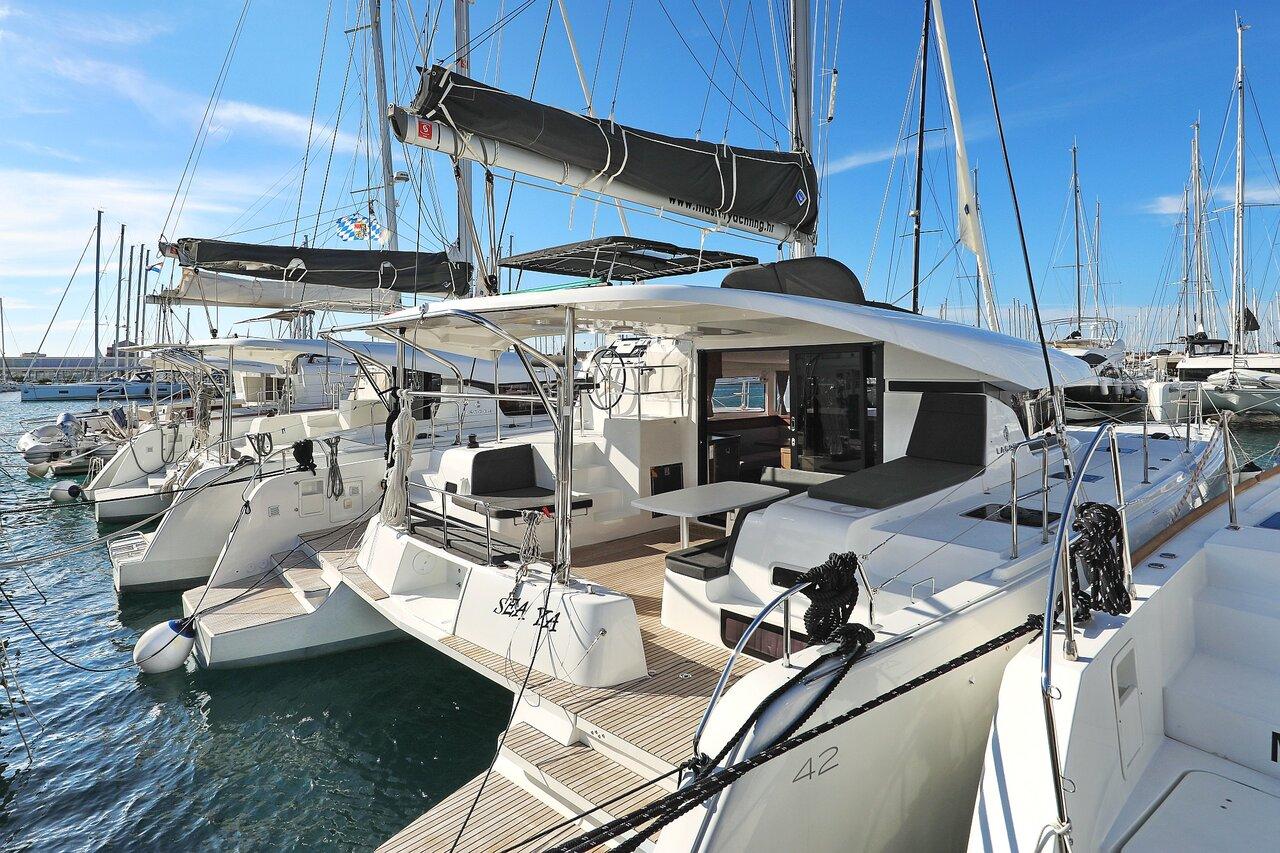 Lagoon 42 - 4 + 2 cab., picture 4