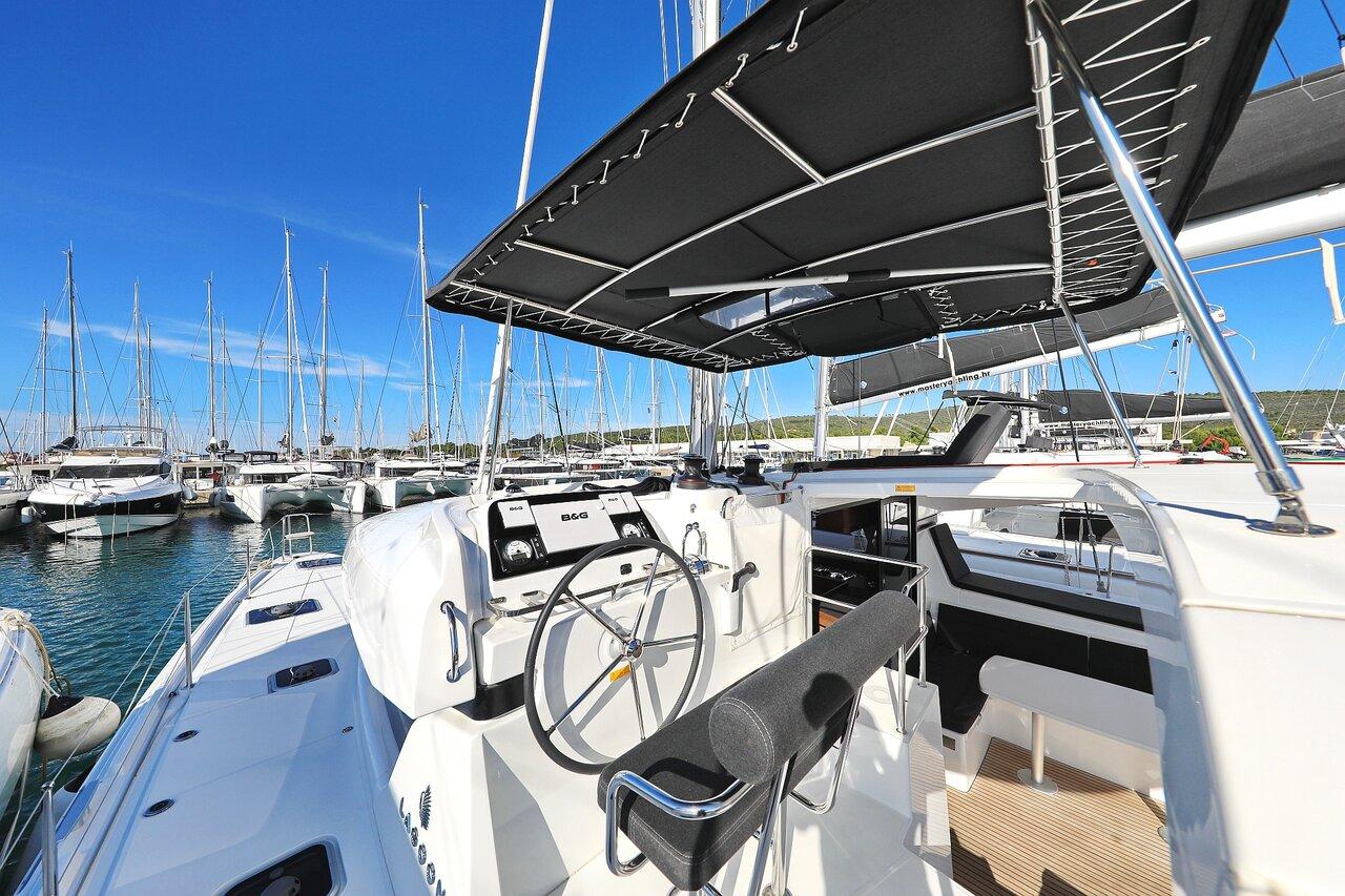 Lagoon 42 - 4 + 2 cab., picture 5