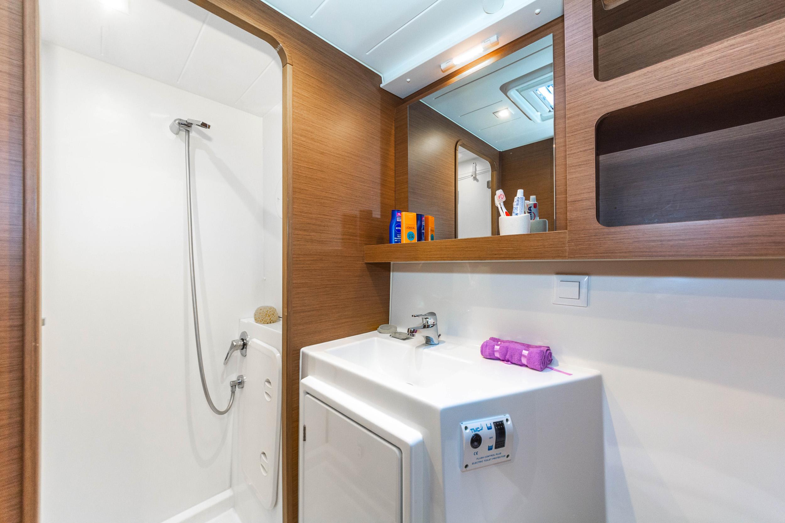 Lagoon 42 - 4 + 2 cab., picture 22