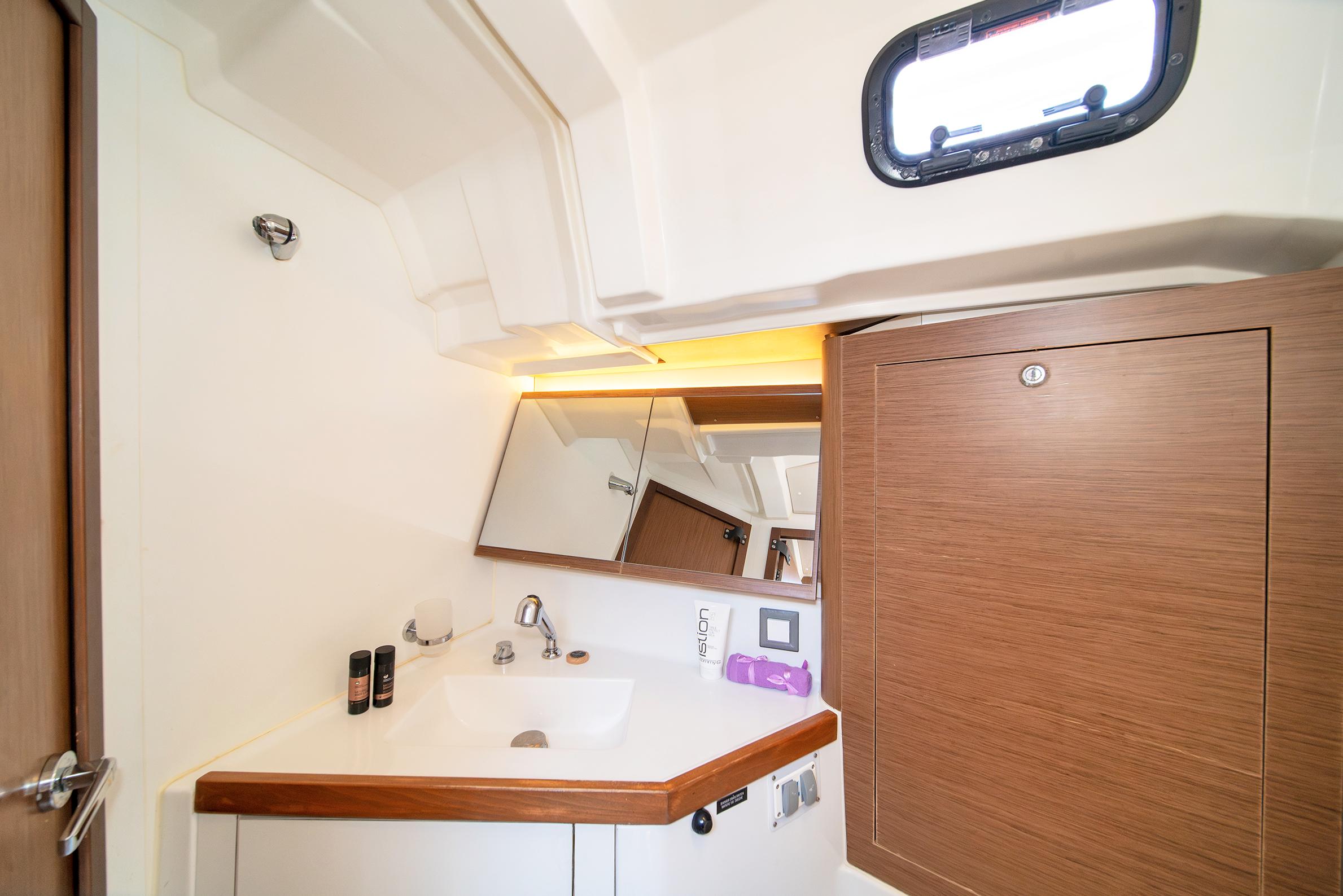 Oceanis 46.1, picture 23