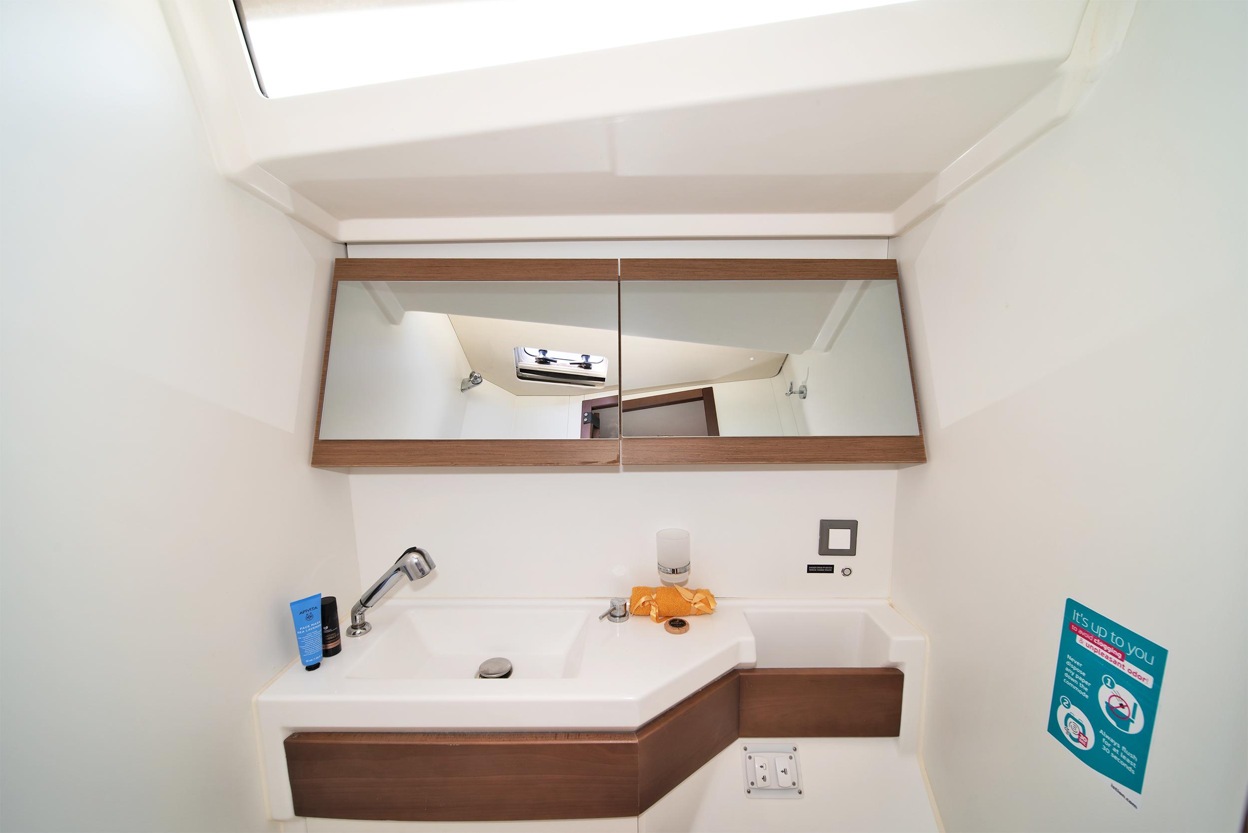 Oceanis 46.1, picture 22