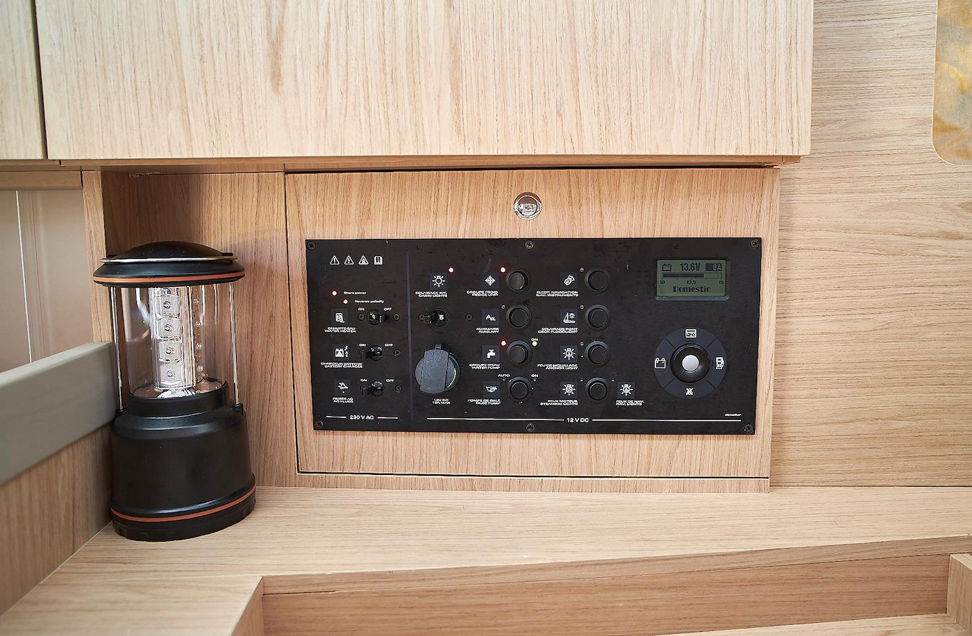 Oceanis 41.1, picture 8