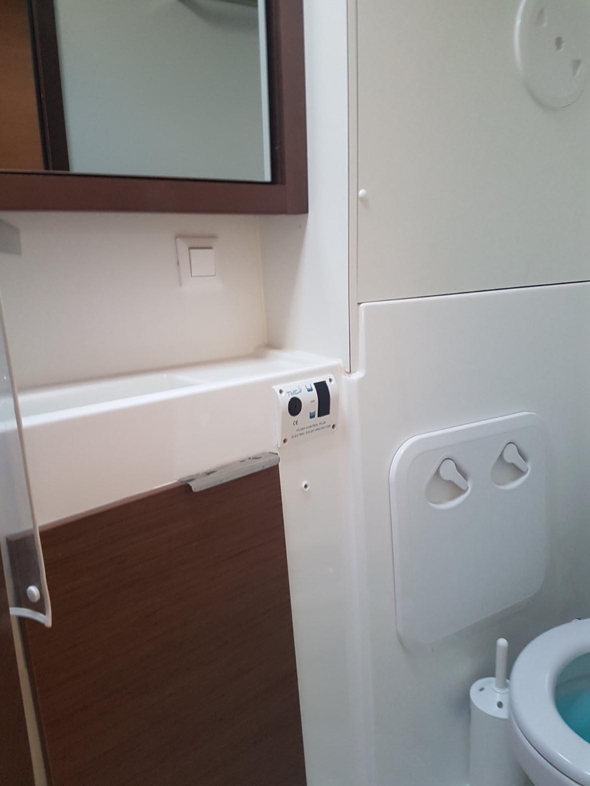 Lagoon 40 - 4 + 2 cab, picture 10