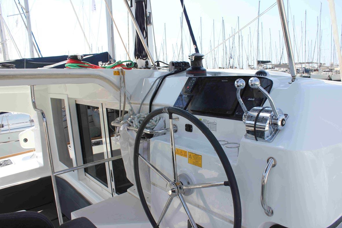 Lagoon 40 - 4 + 2 cab, picture 4