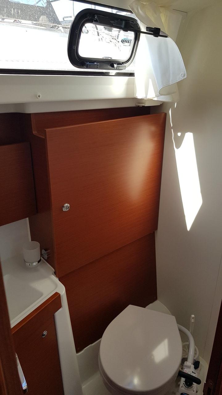 Oceanis 38.1, picture 22