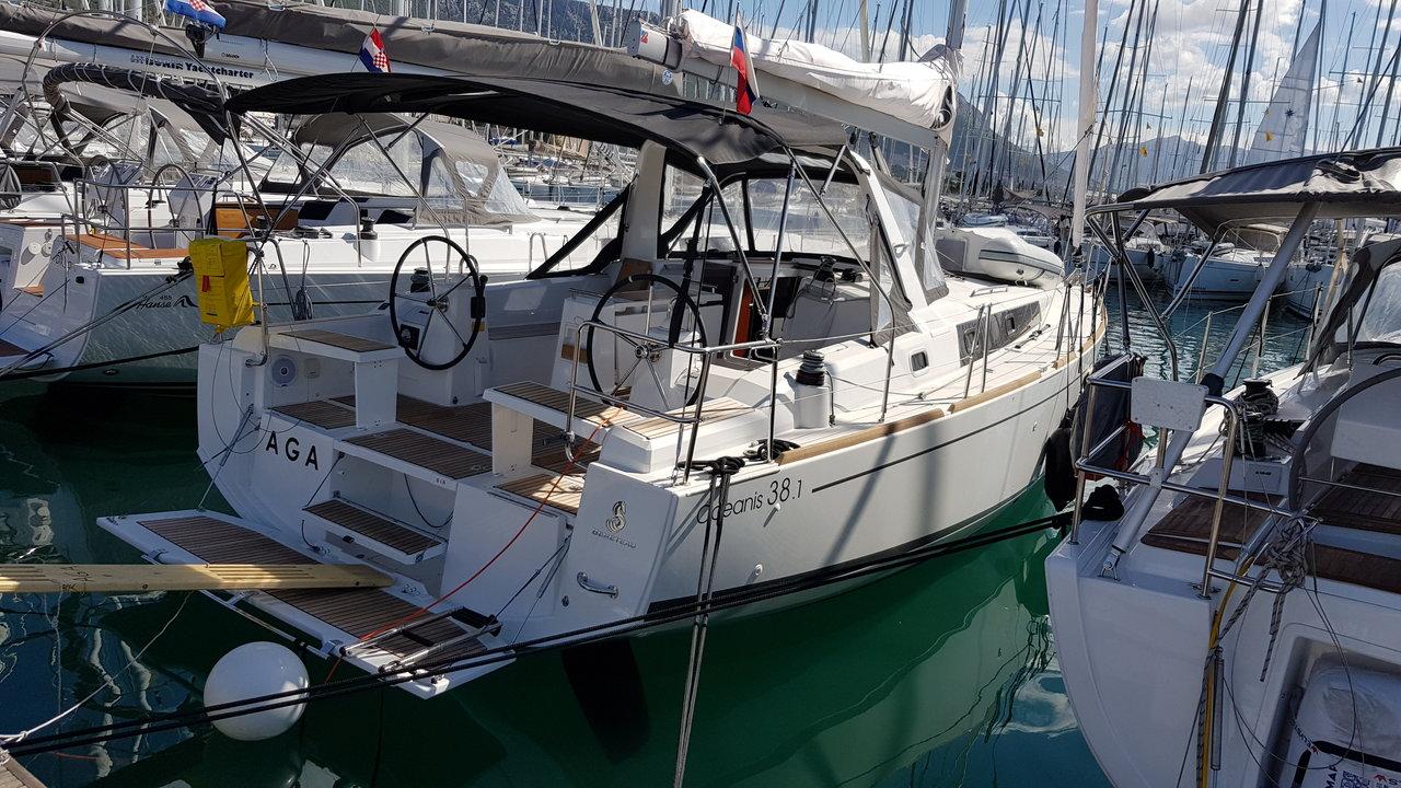 Oceanis 38.1, picture 5