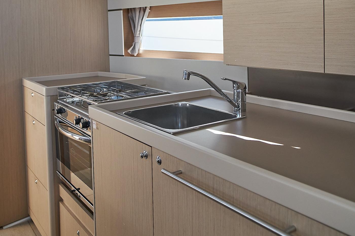 Oceanis 38.1, picture 8