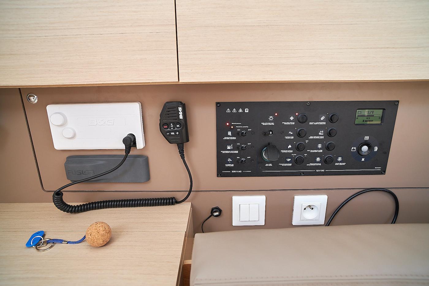 Oceanis 38.1, picture 9