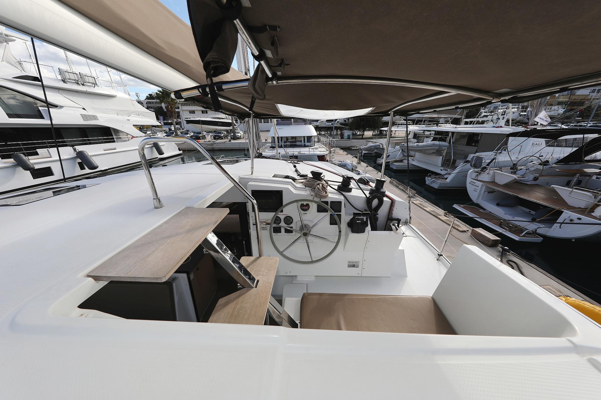 Fountaine Pajot Lucia 40 - 4 cab. - Why Not, picture 11