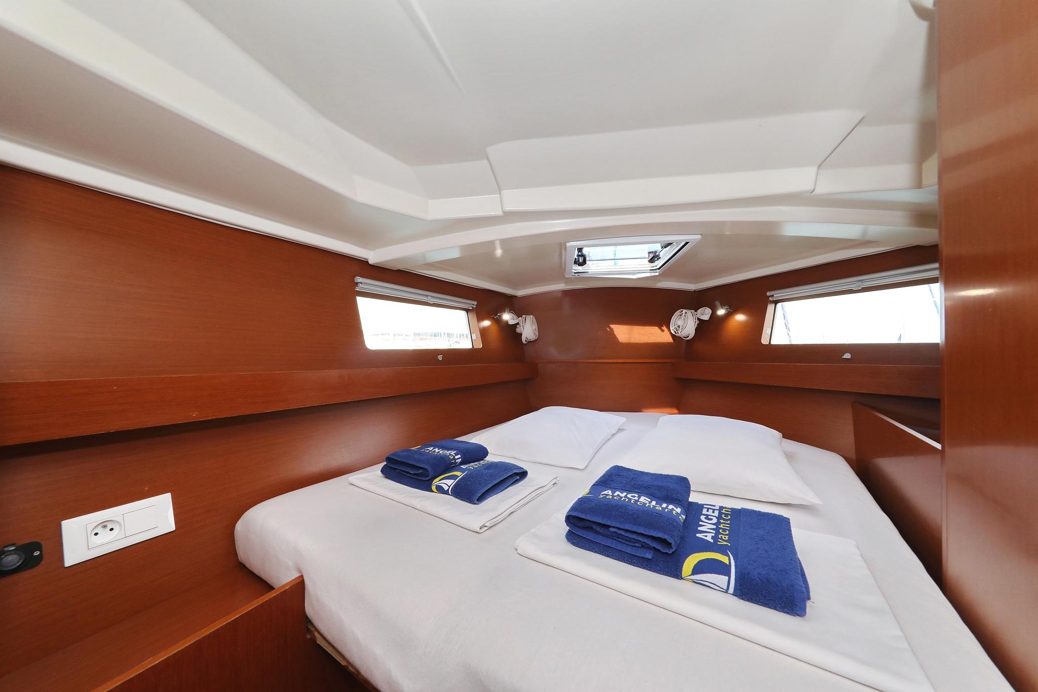 Oceanis 41.1, picture 30