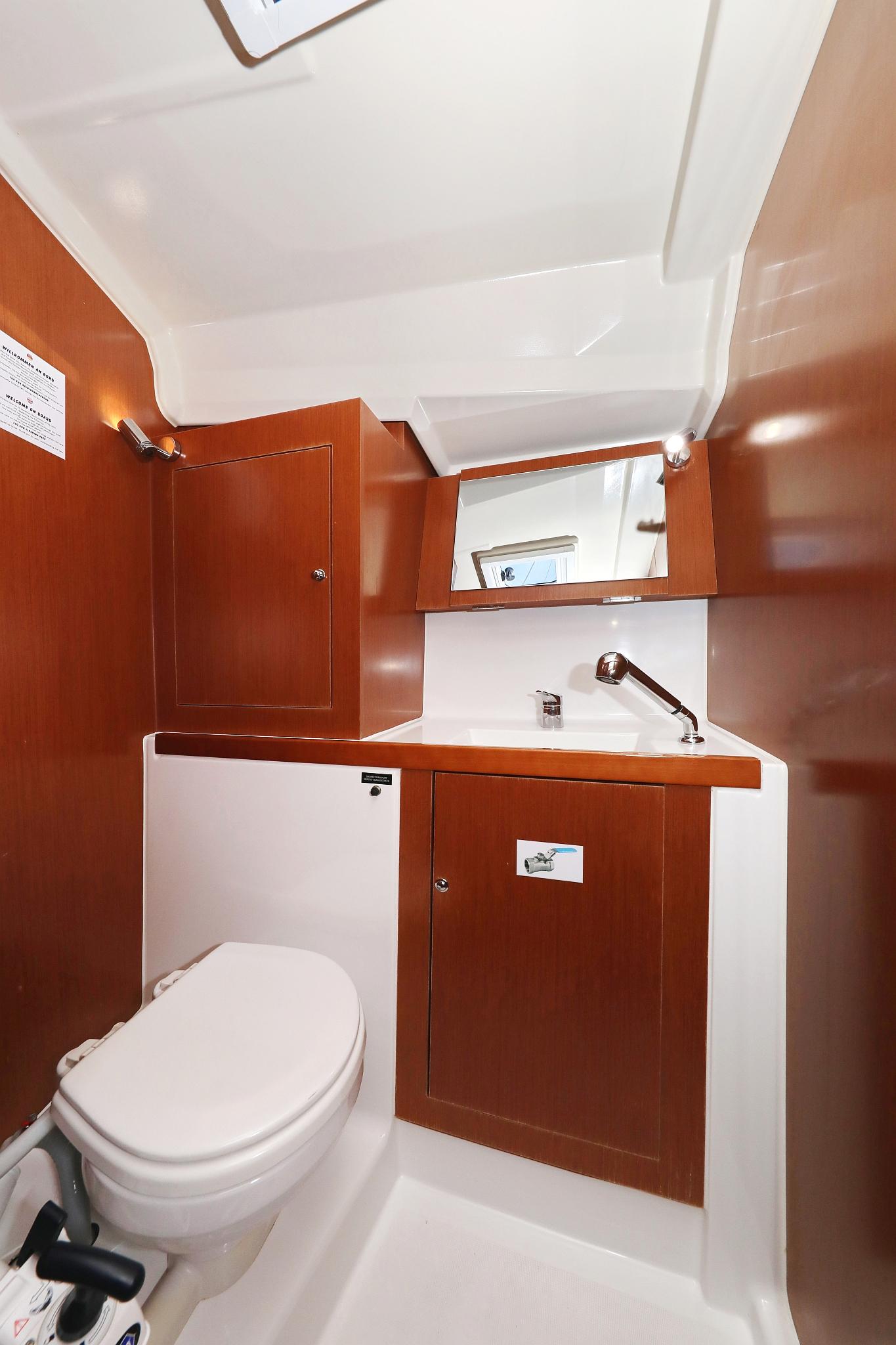 Oceanis 41.1, picture 36