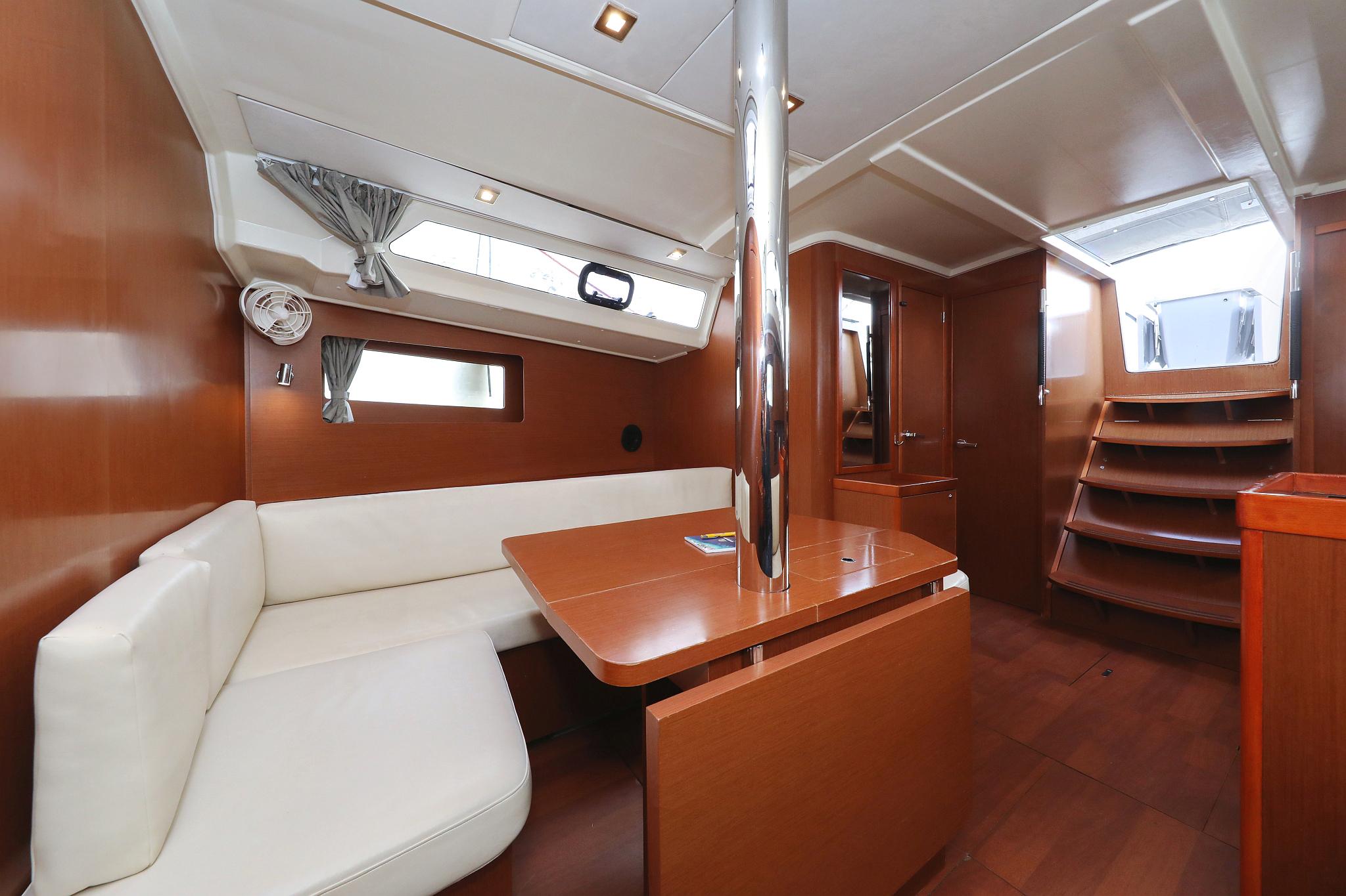 Oceanis 41.1, picture 17