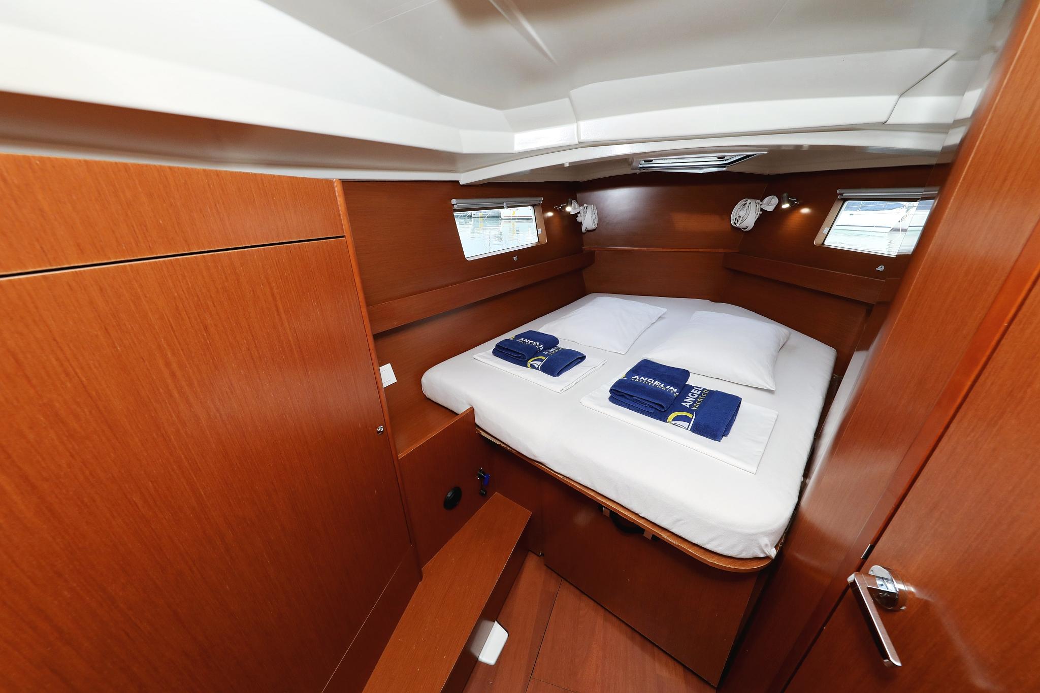 Oceanis 41.1, picture 29