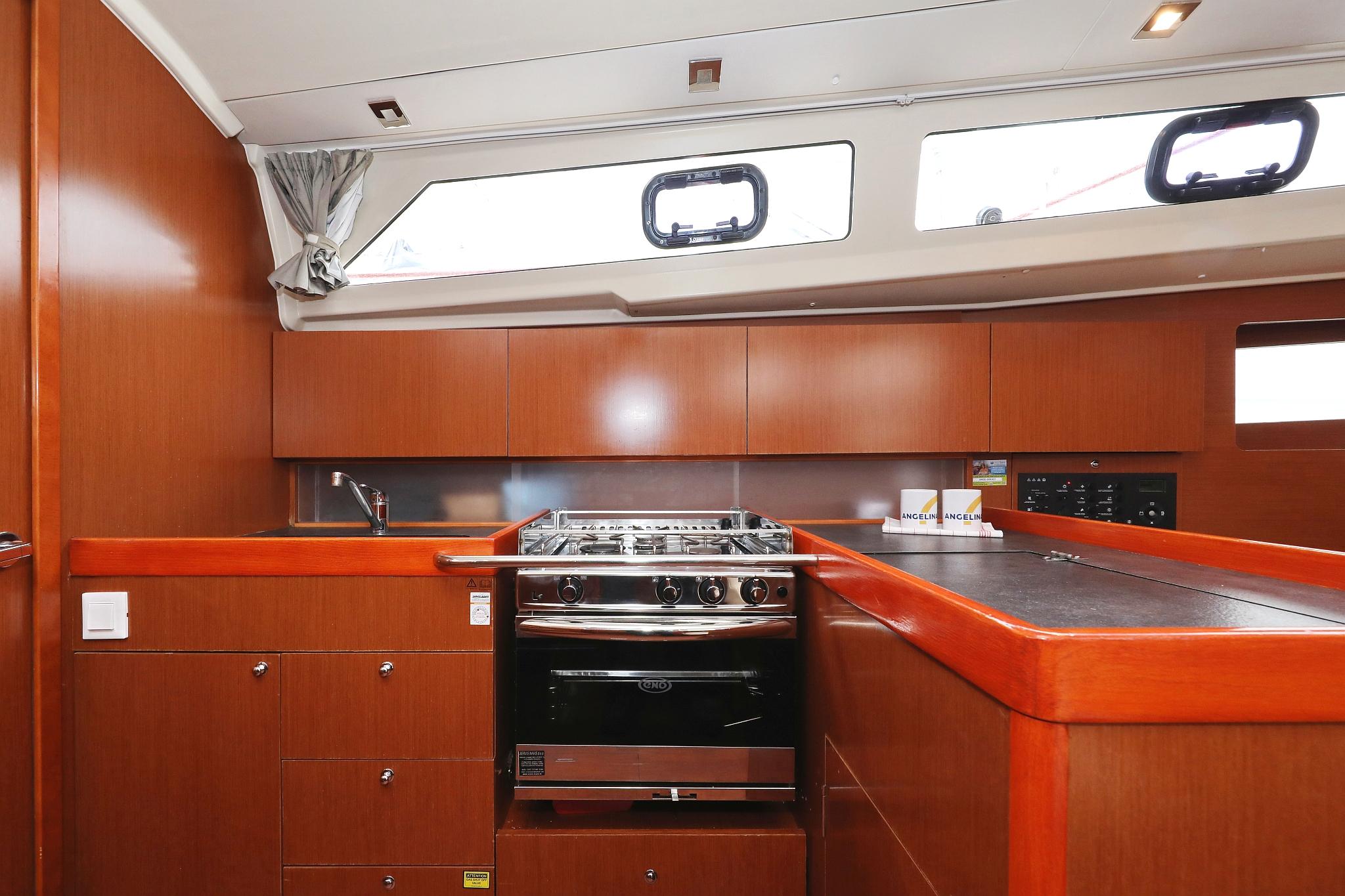 Oceanis 41.1, picture 21