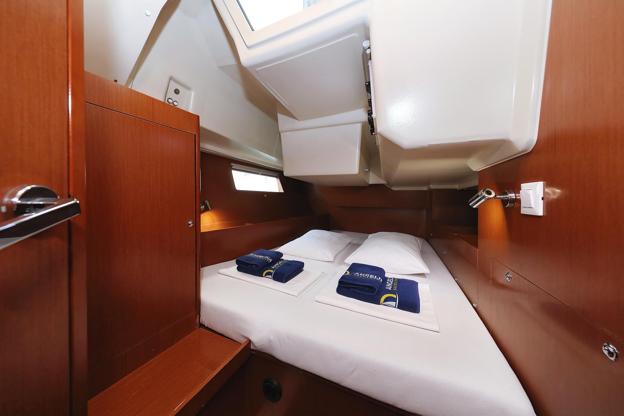 Oceanis 41.1, picture 25