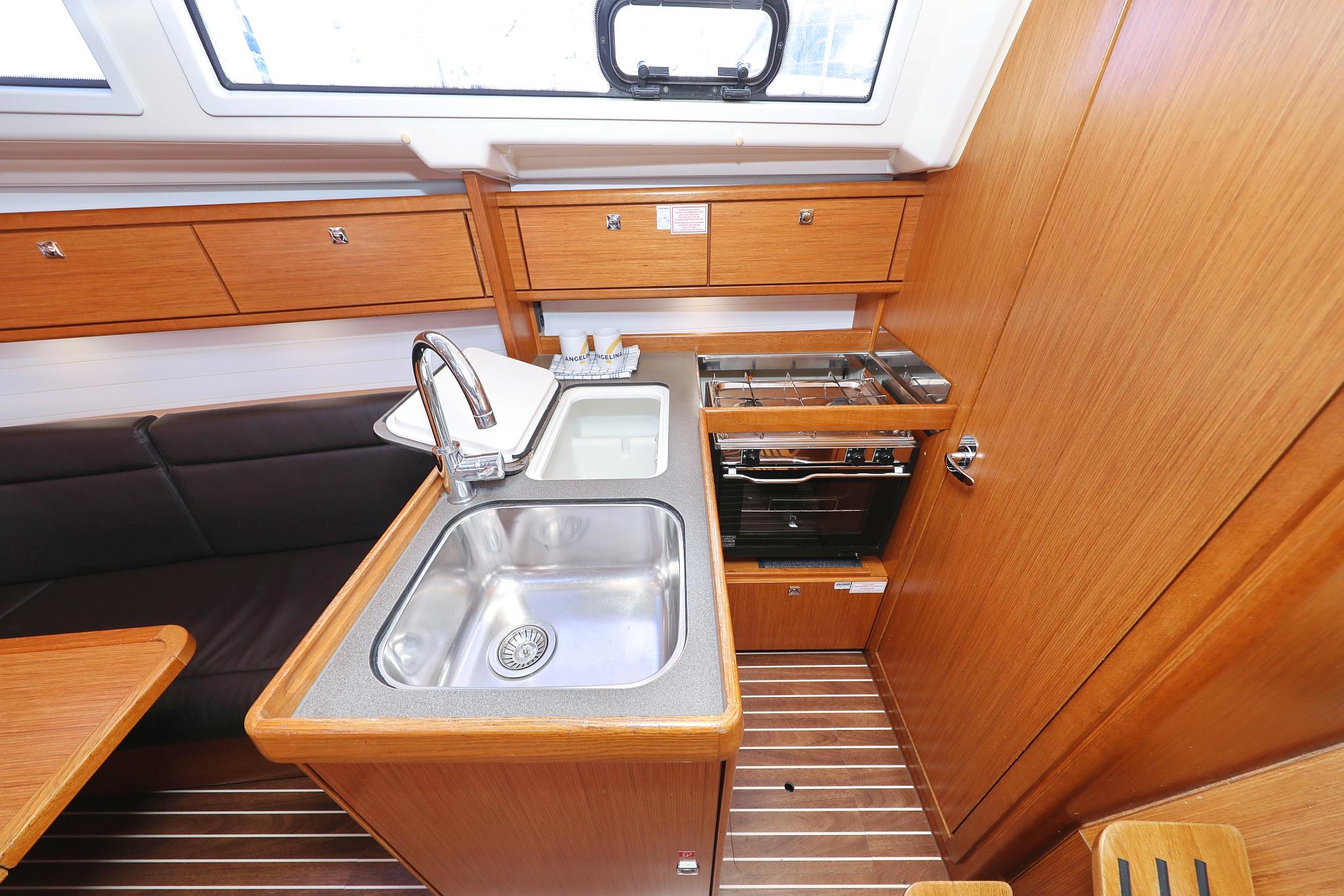 Bavaria Cruiser 33, picture 37