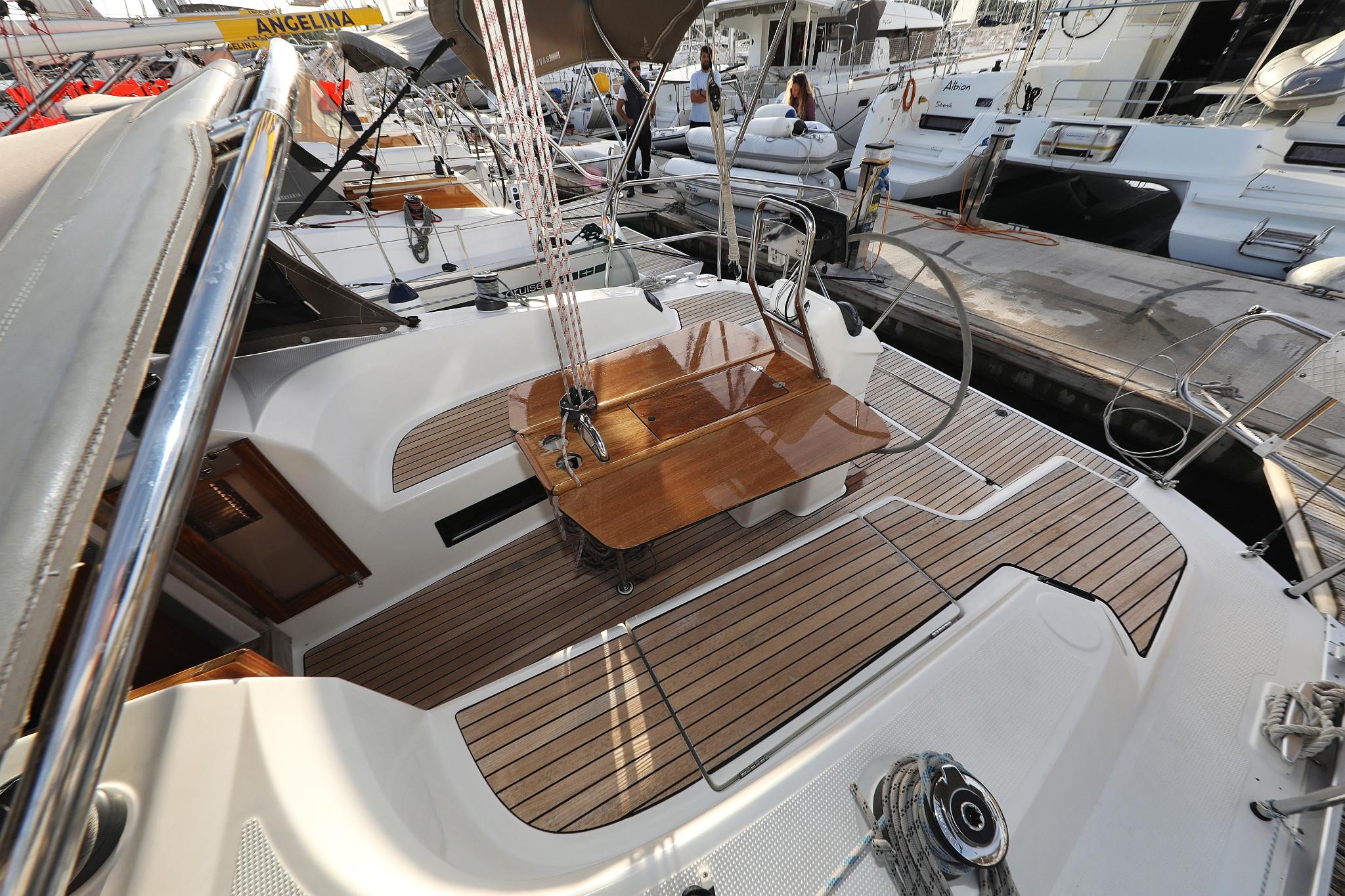 Bavaria Cruiser 33, picture 6