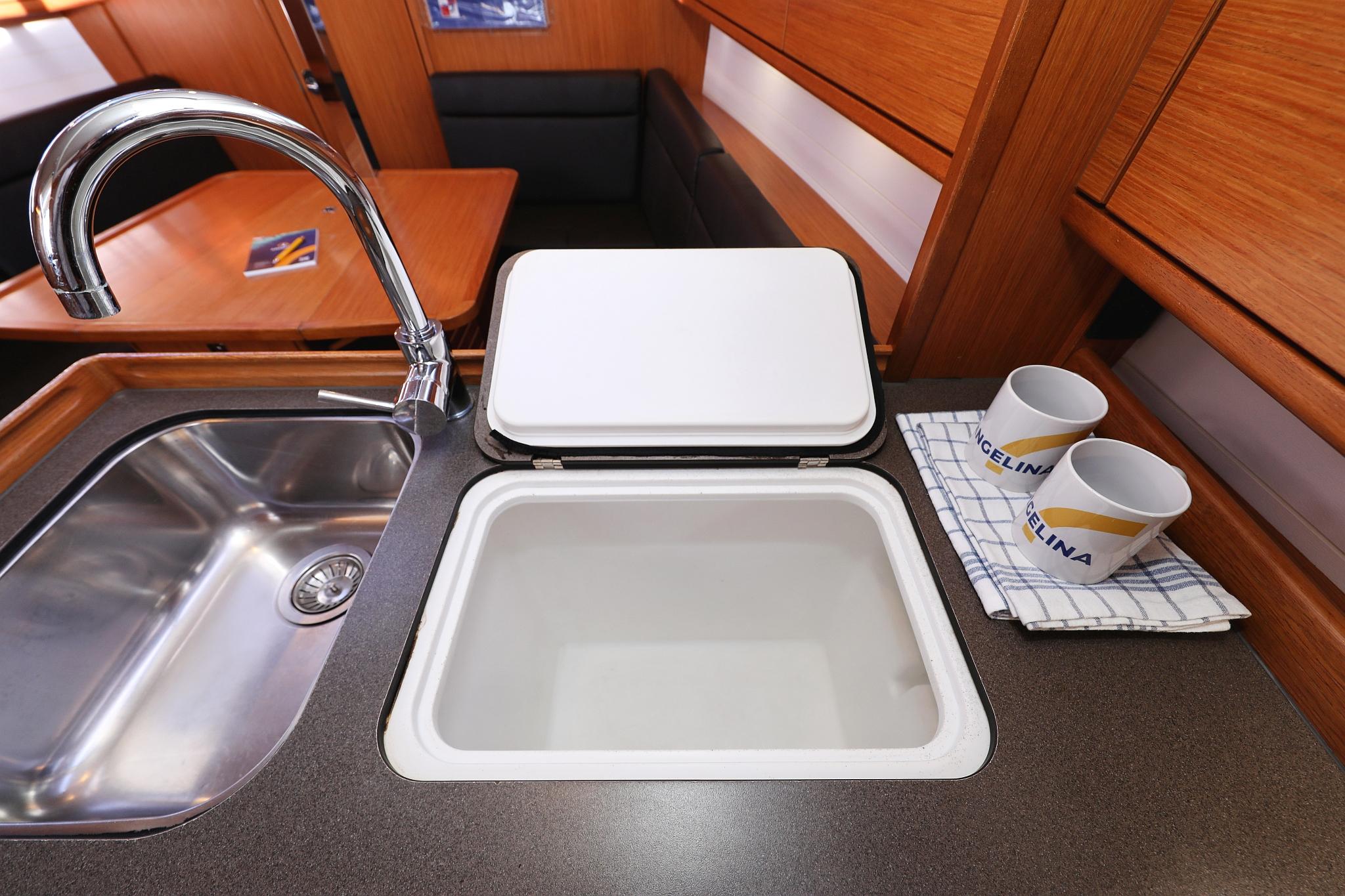 Bavaria Cruiser 33, picture 38