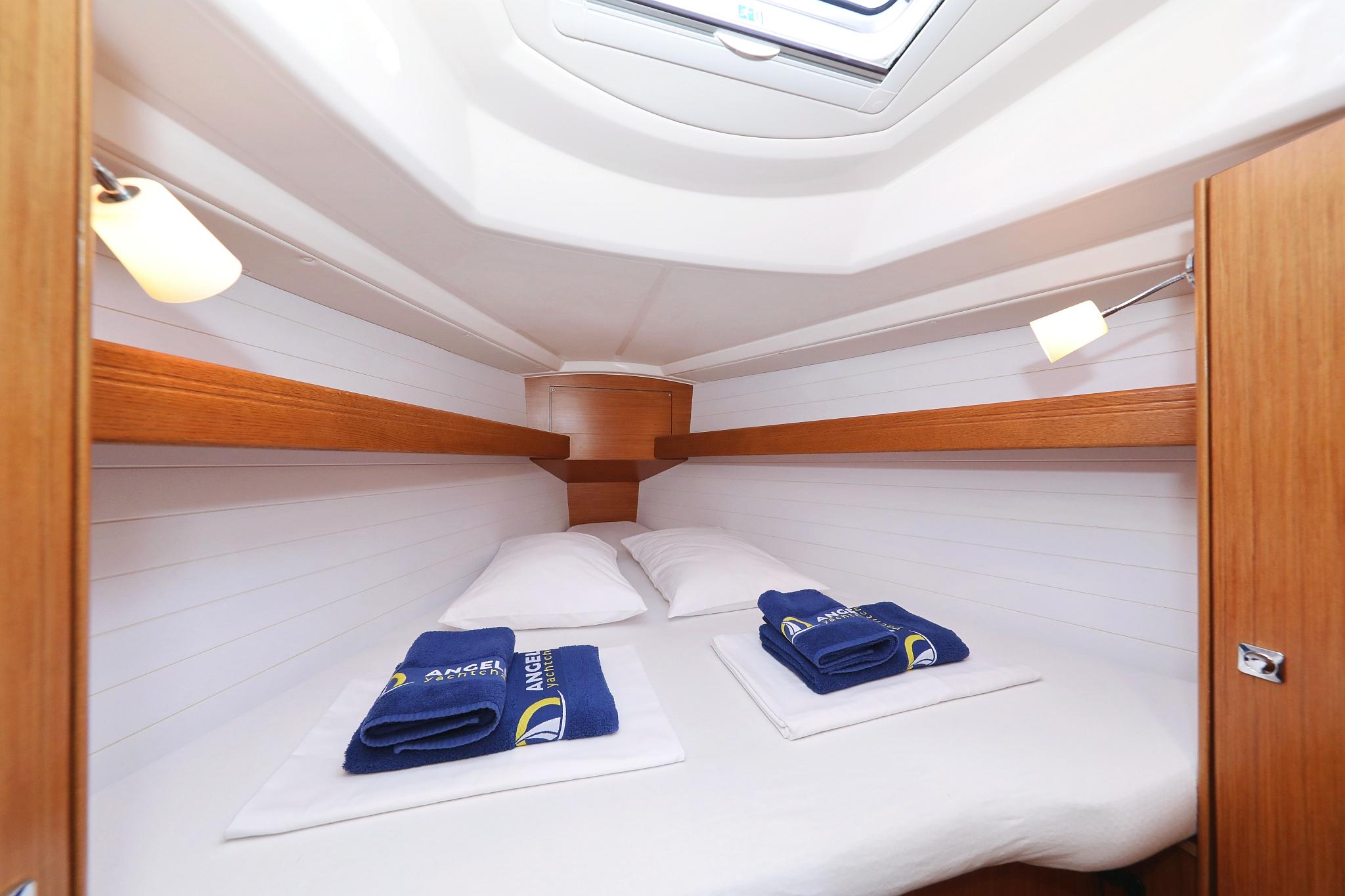 Bavaria Cruiser 33, picture 28