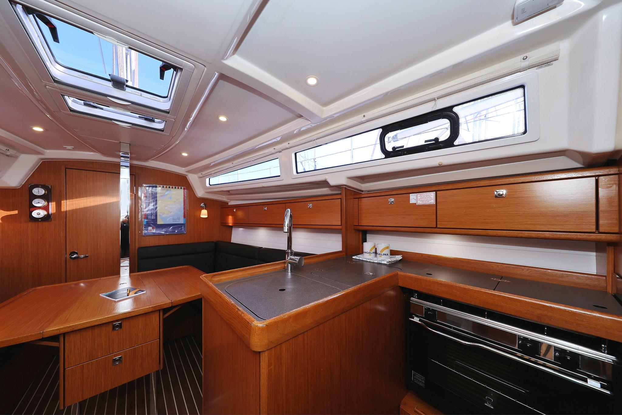 Bavaria Cruiser 33, picture 21