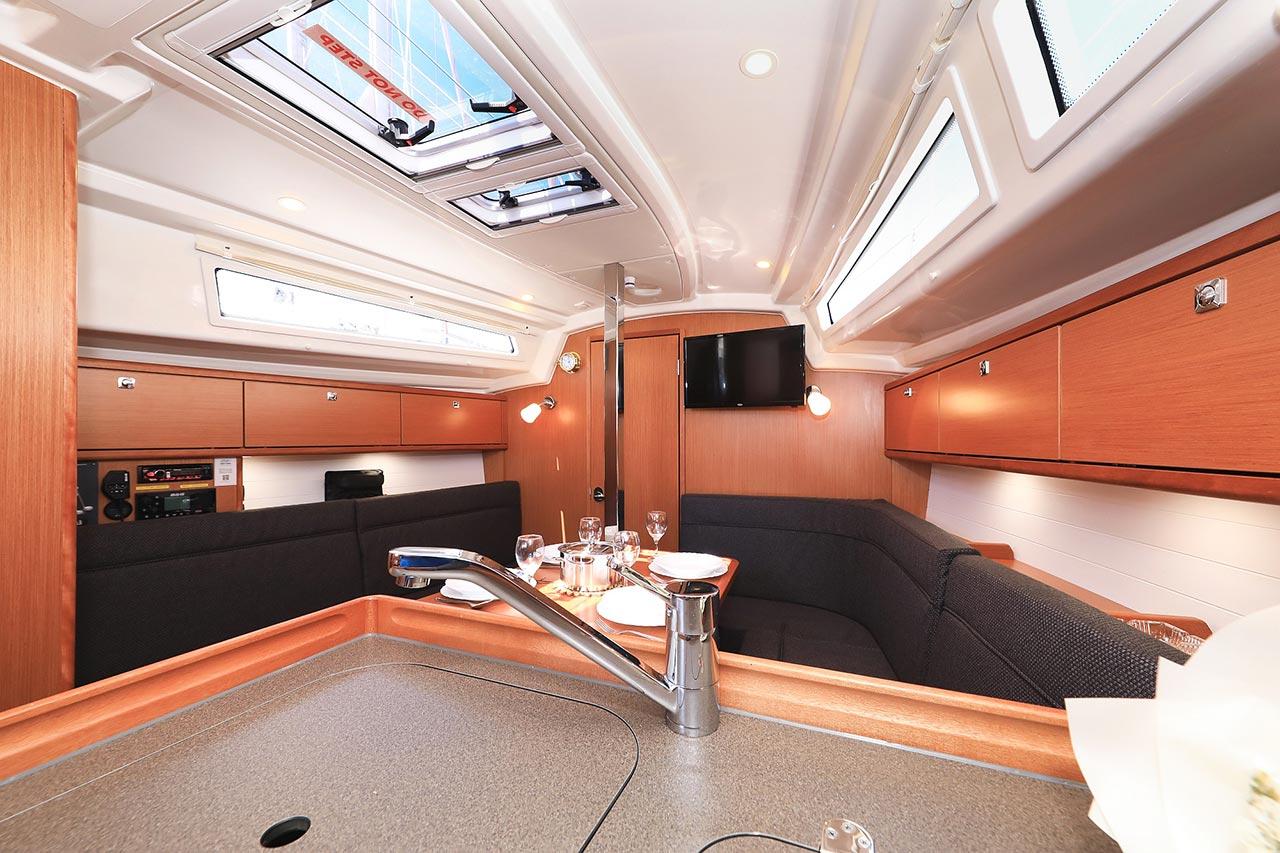 Bavaria Cruiser 34, picture 17