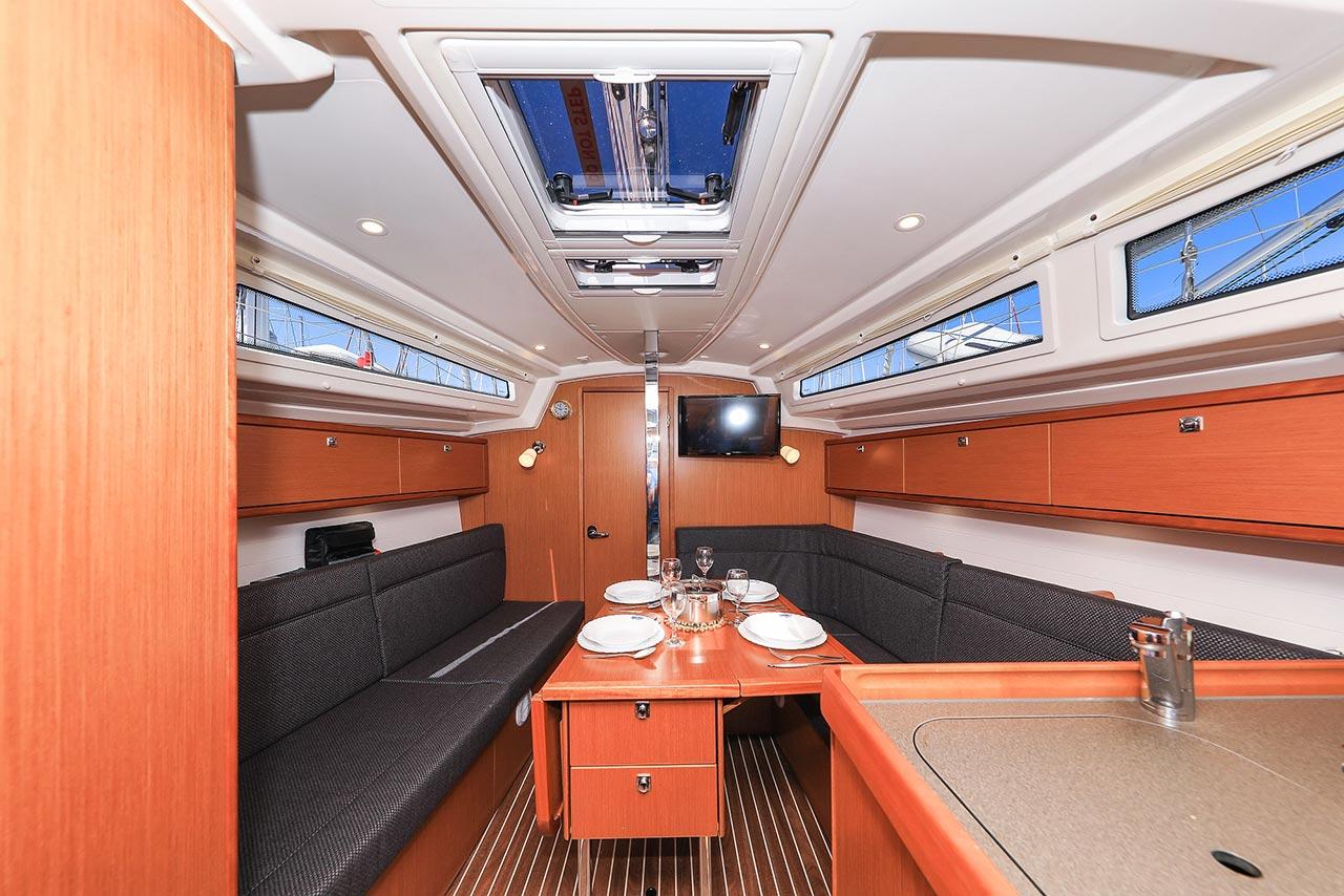 Bavaria Cruiser 34, picture 12