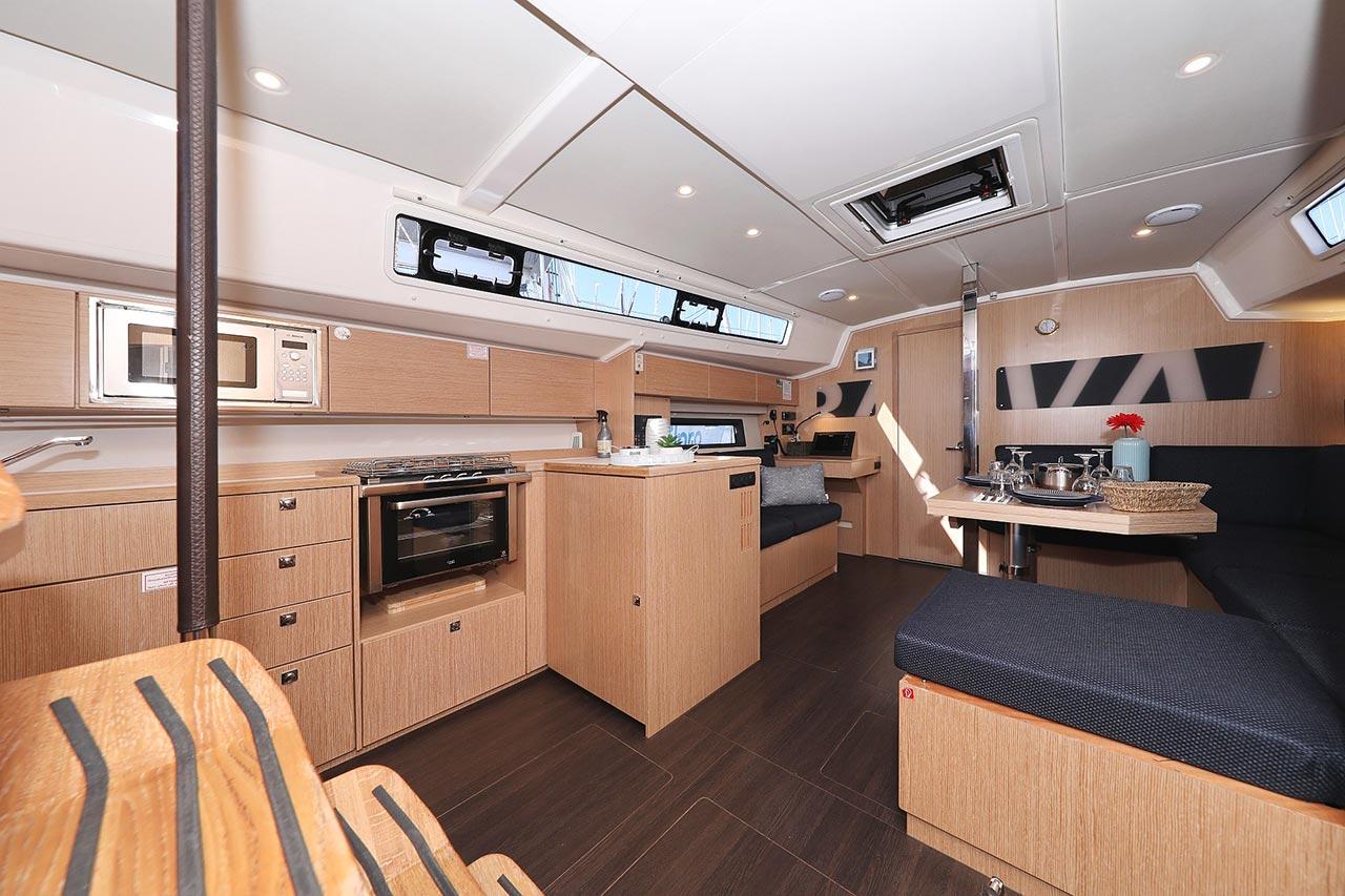 Bavaria C42, picture 12